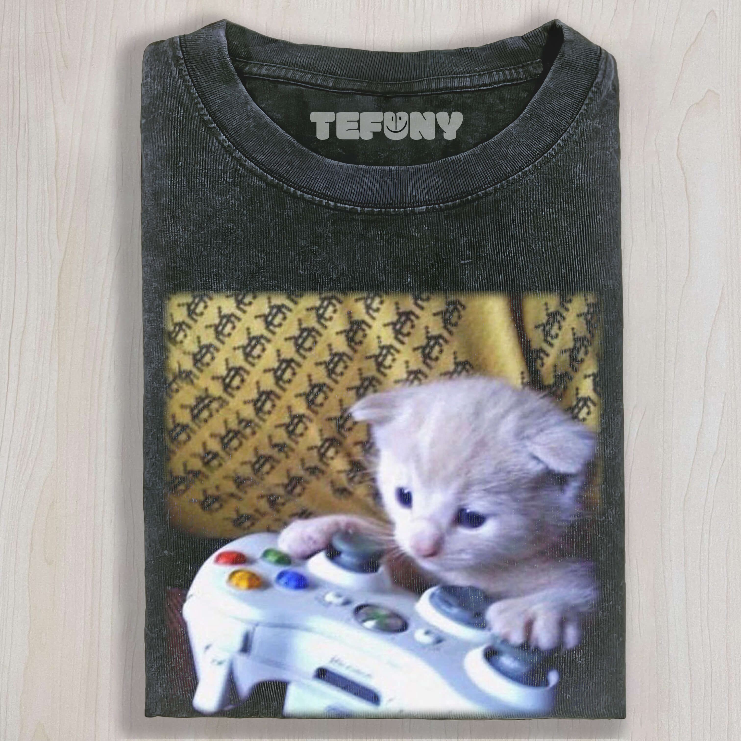 CUTE KITTEN PLAYING GAMES T-SHIRT