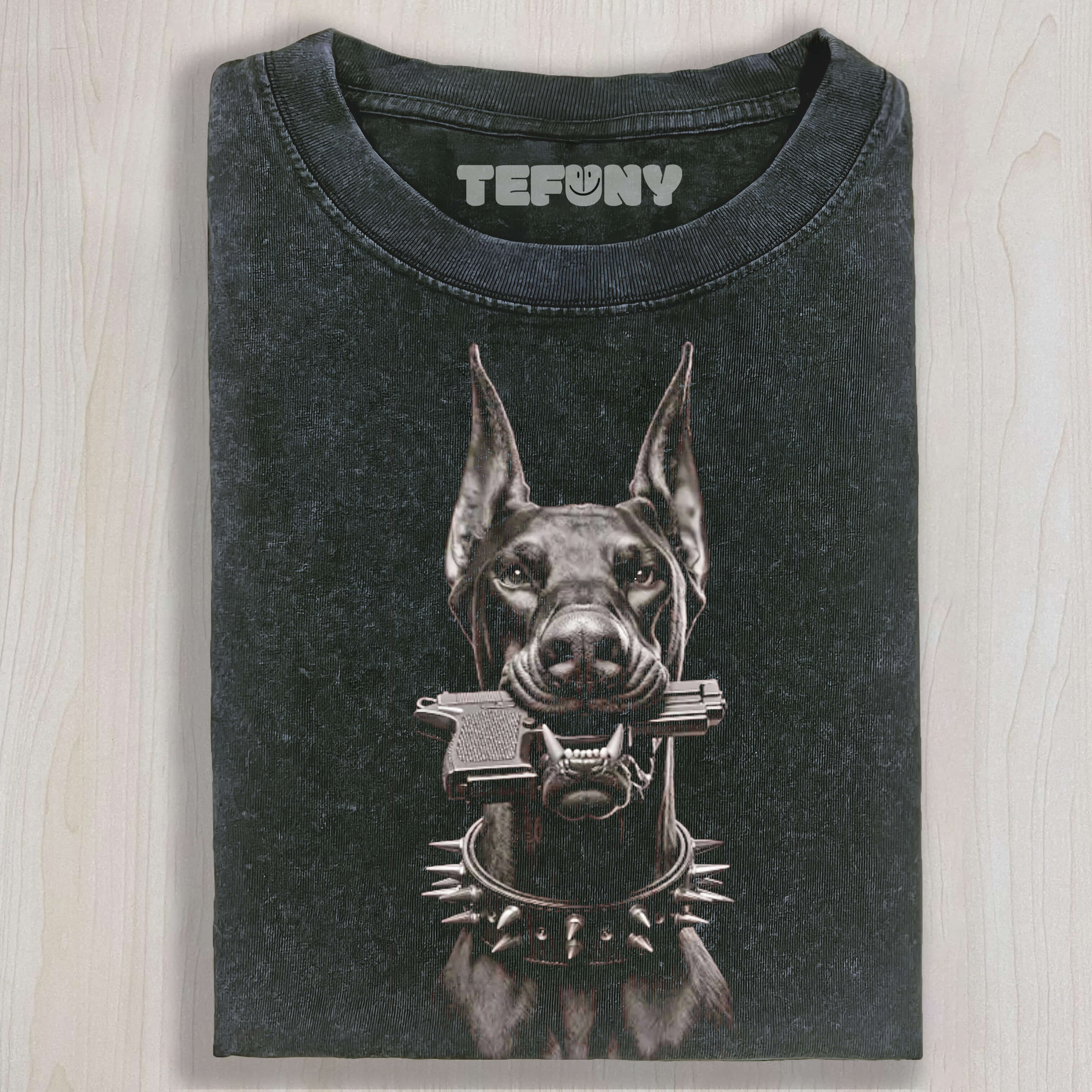 DOBERMAN DOG WITH A GUN IN ITS MOUTH T-SHIRT