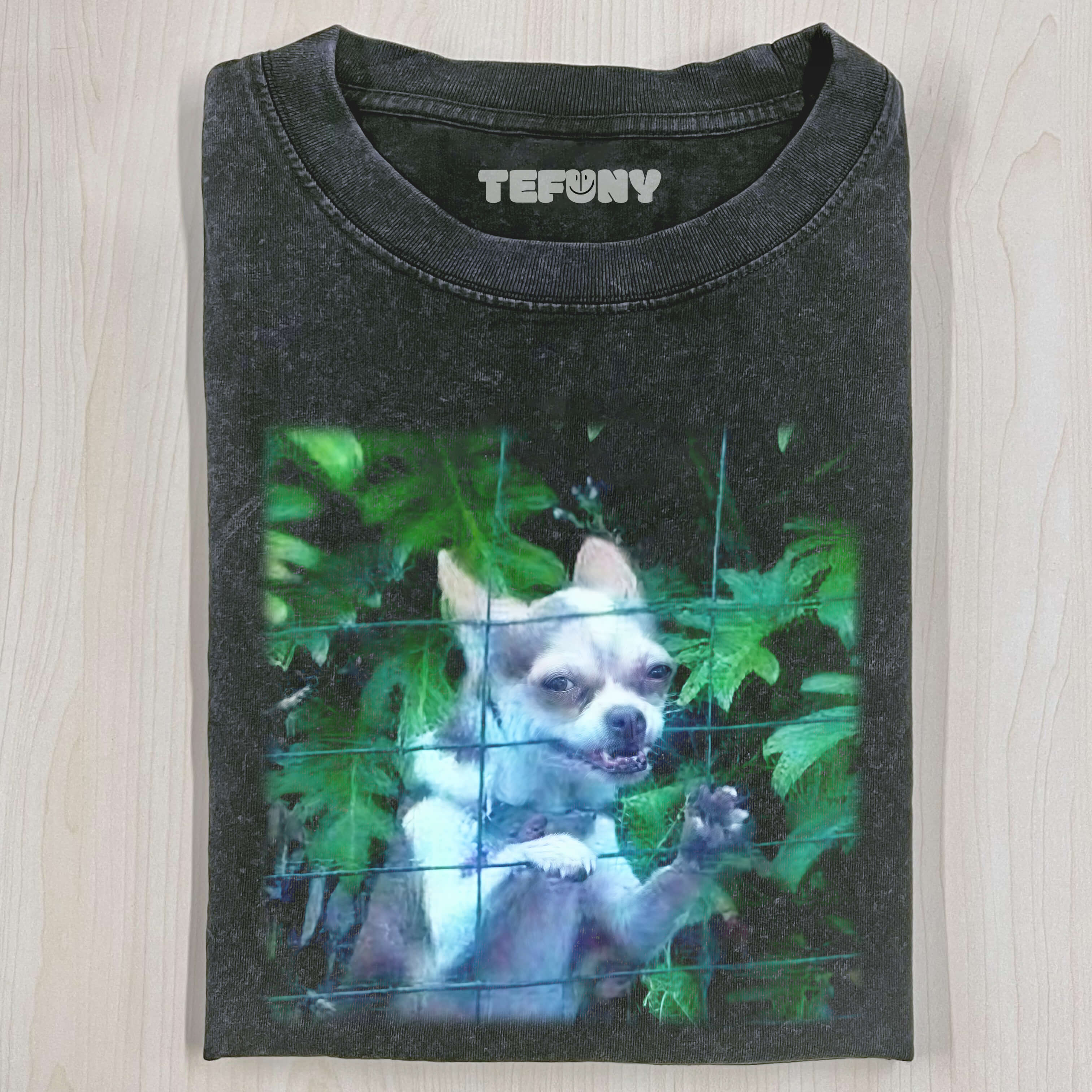 DOG BITING THE FENCE T-SHIRT