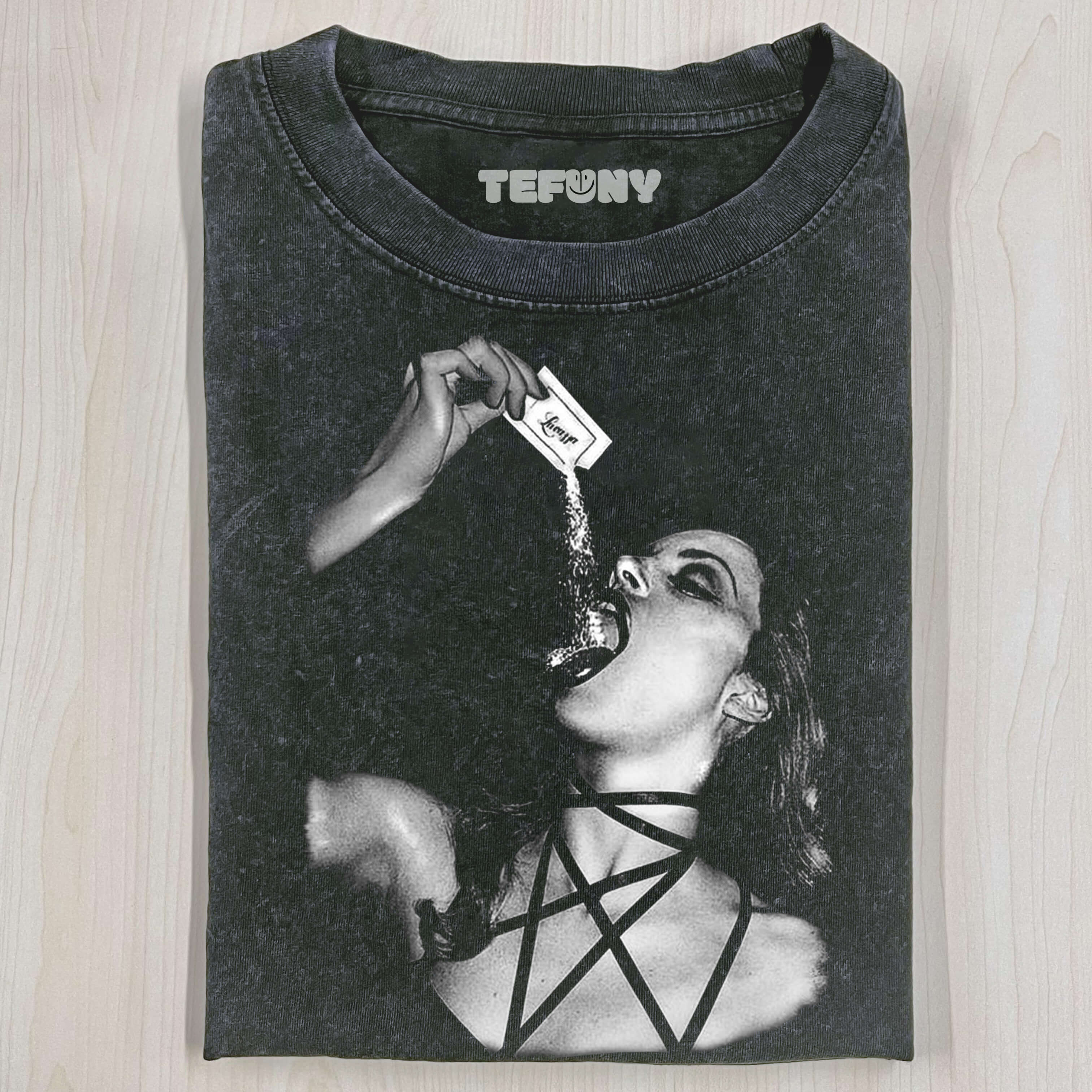 EAT COCAINE T-SHIRT - PIN UP GET HIGH GIRL KOK -BW VINTAGE