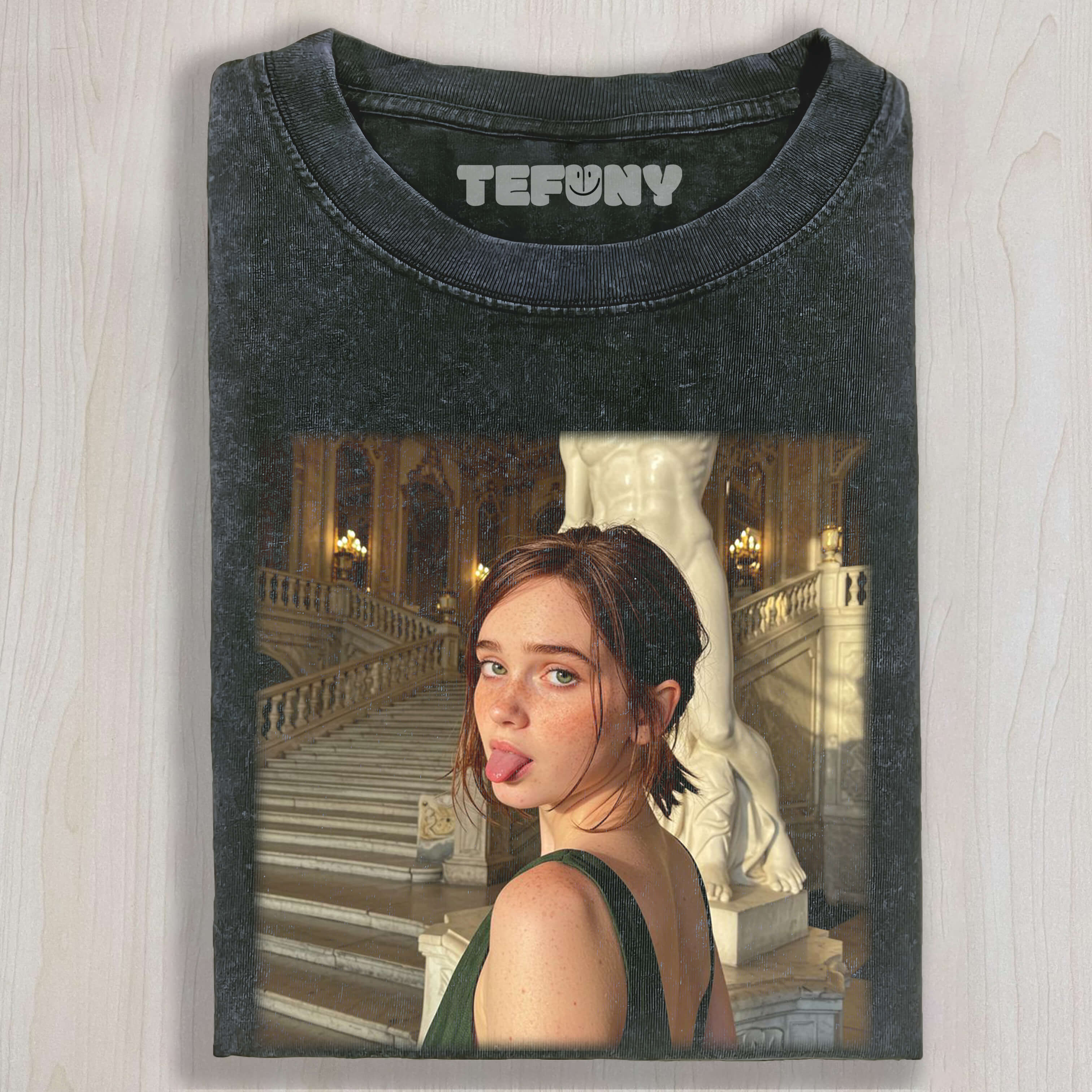 ELLIE SPARKLES T-SHIRT