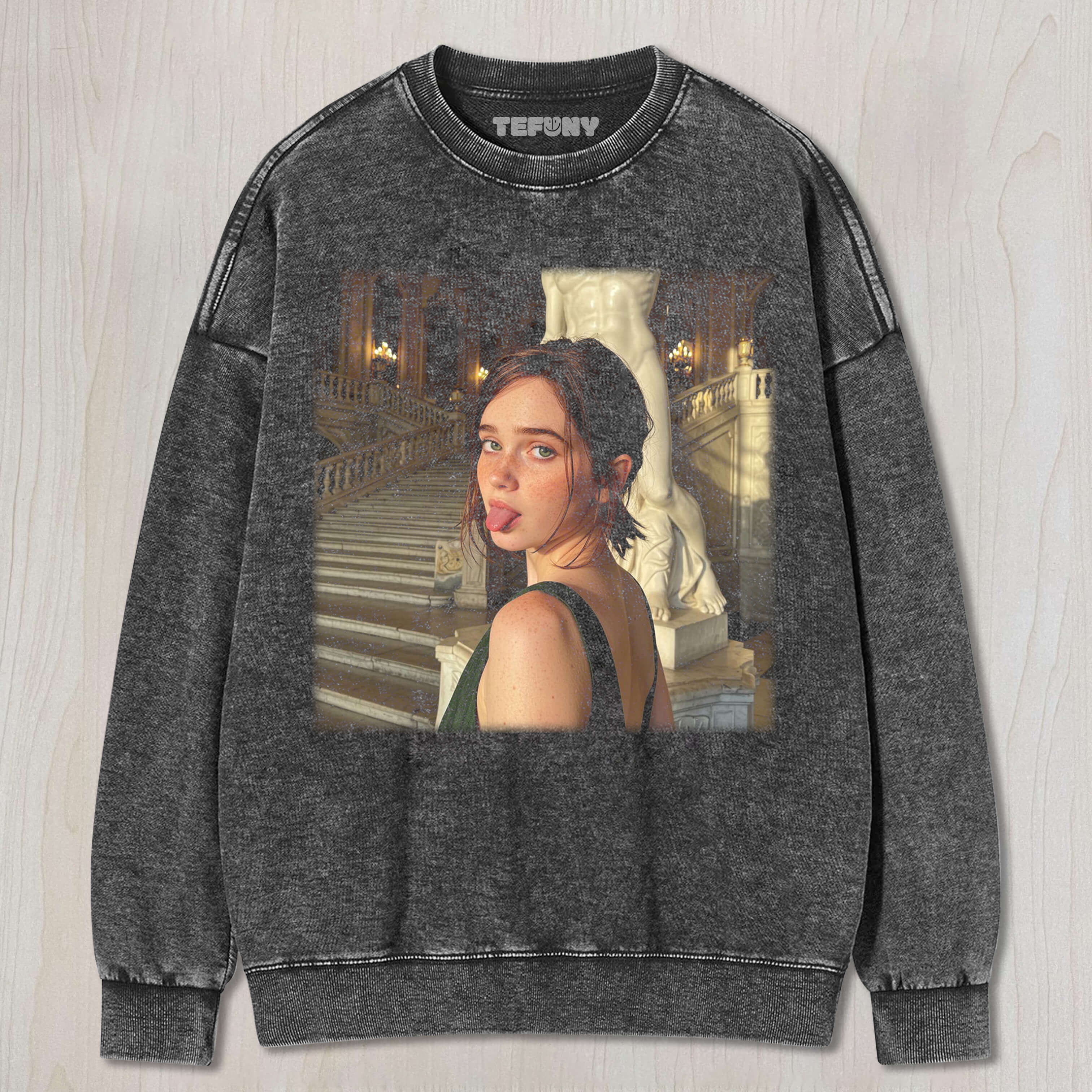 ELLIE SPARKLES T-SHIRT