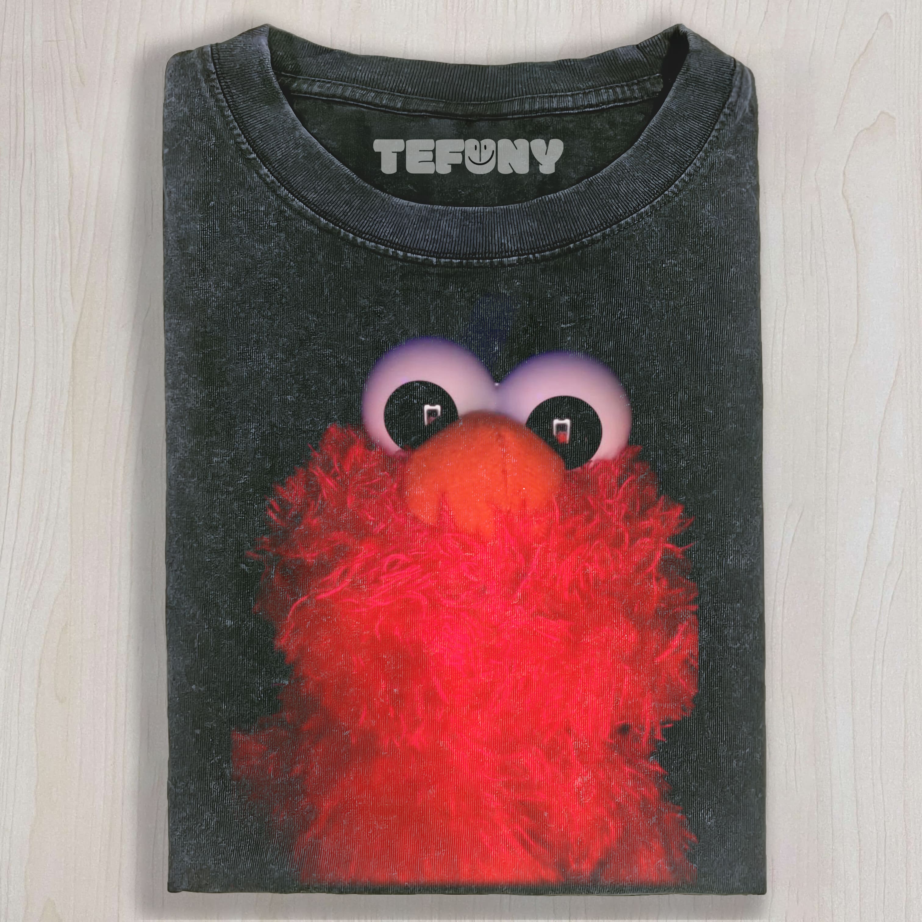 ELMO PLAYING ON HIS PHONE UNISEX TEE, TANK TOP, LAYERED LS, SWEATSHIRT & HOODIE