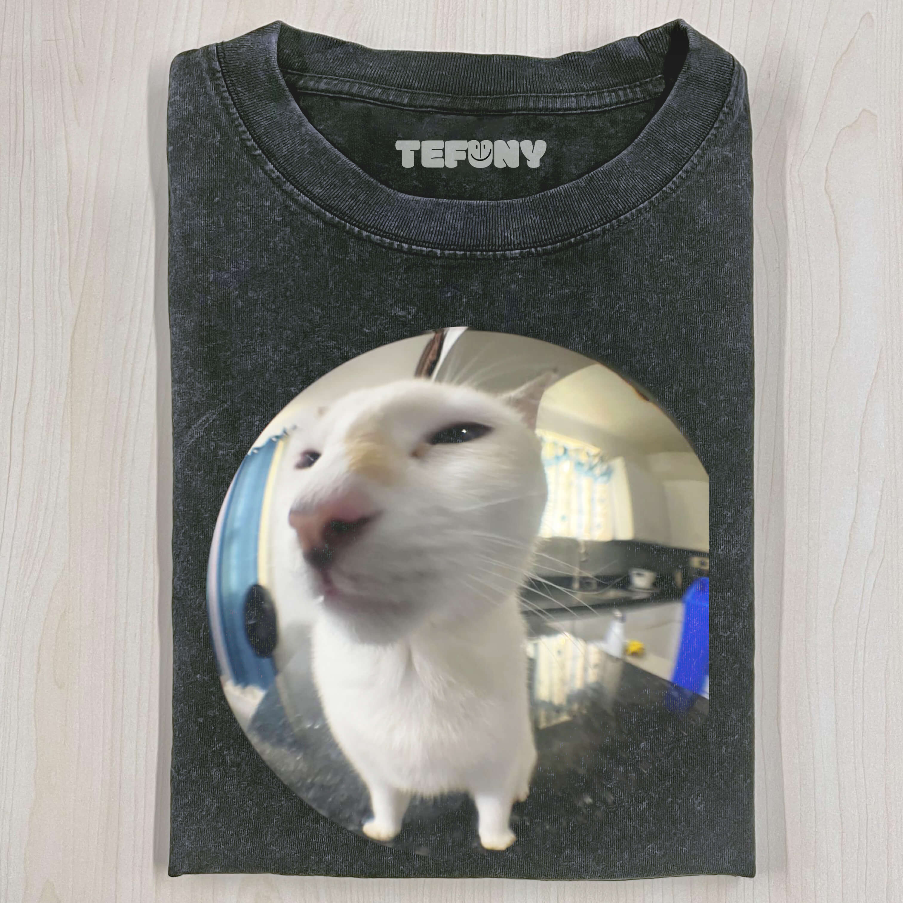 FISHEYE LENS KITTEN T-SHIRT