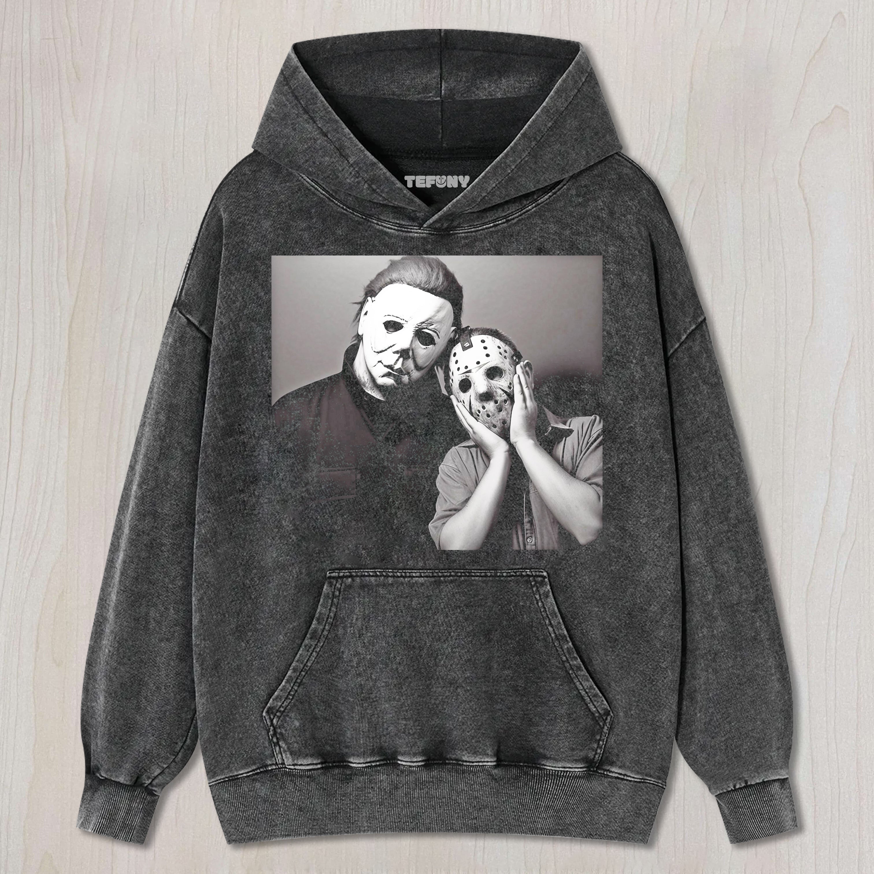 FREDDY KRUEGER TAKES A PHOTO WITH JASON VOORHEES T-SHIRT