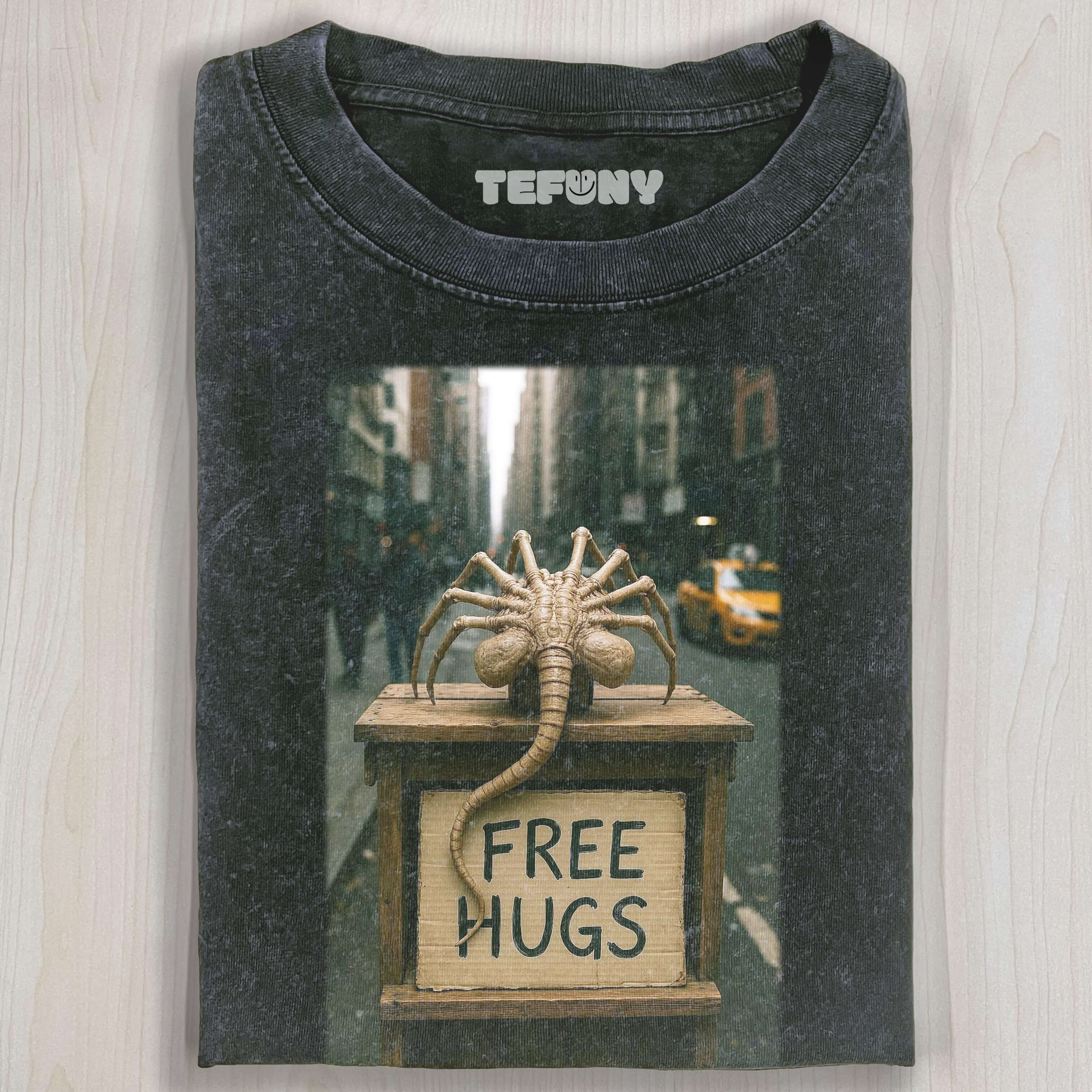 FREE HUGS T-SHIRT