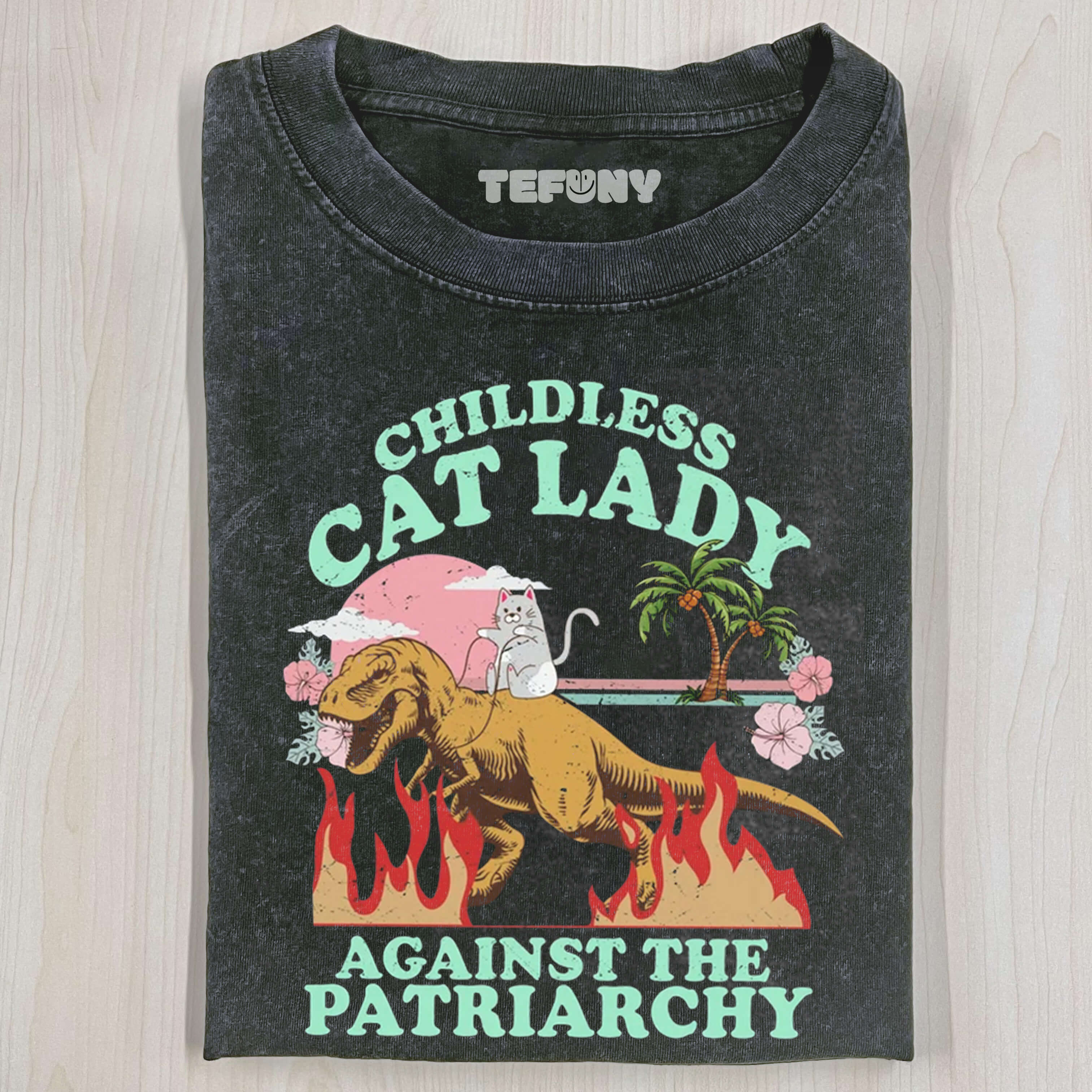 FUNNY CHILDLESS CAT LADY T-SHIRT