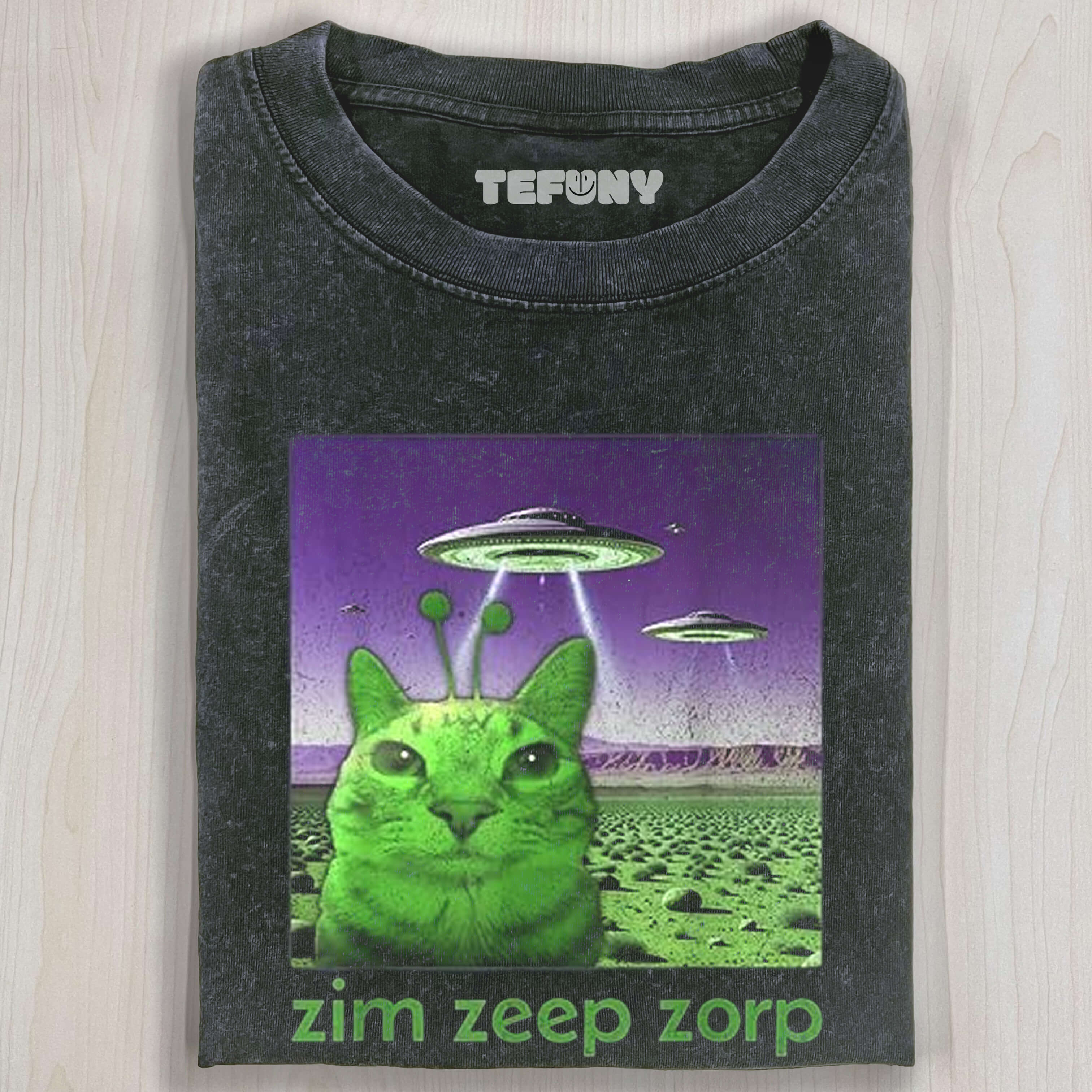 FUNNY ALIEN CAT MEME GRAPHIC T-SHIRT