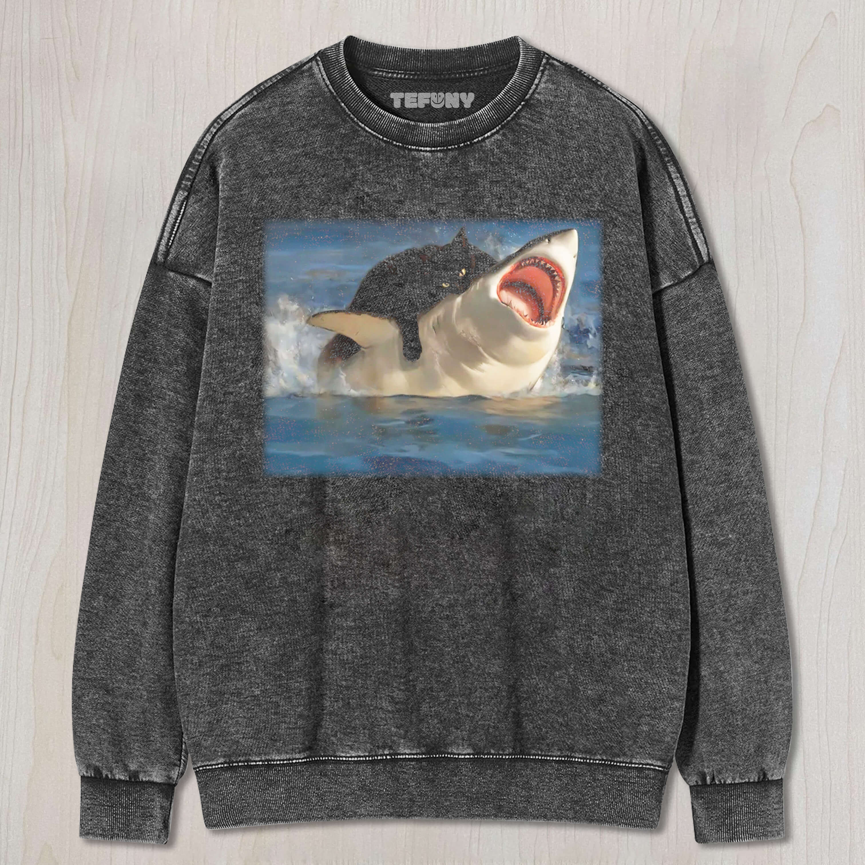 FUNNY CAT BITES SHARK TEE & SWEAT & HOOD
