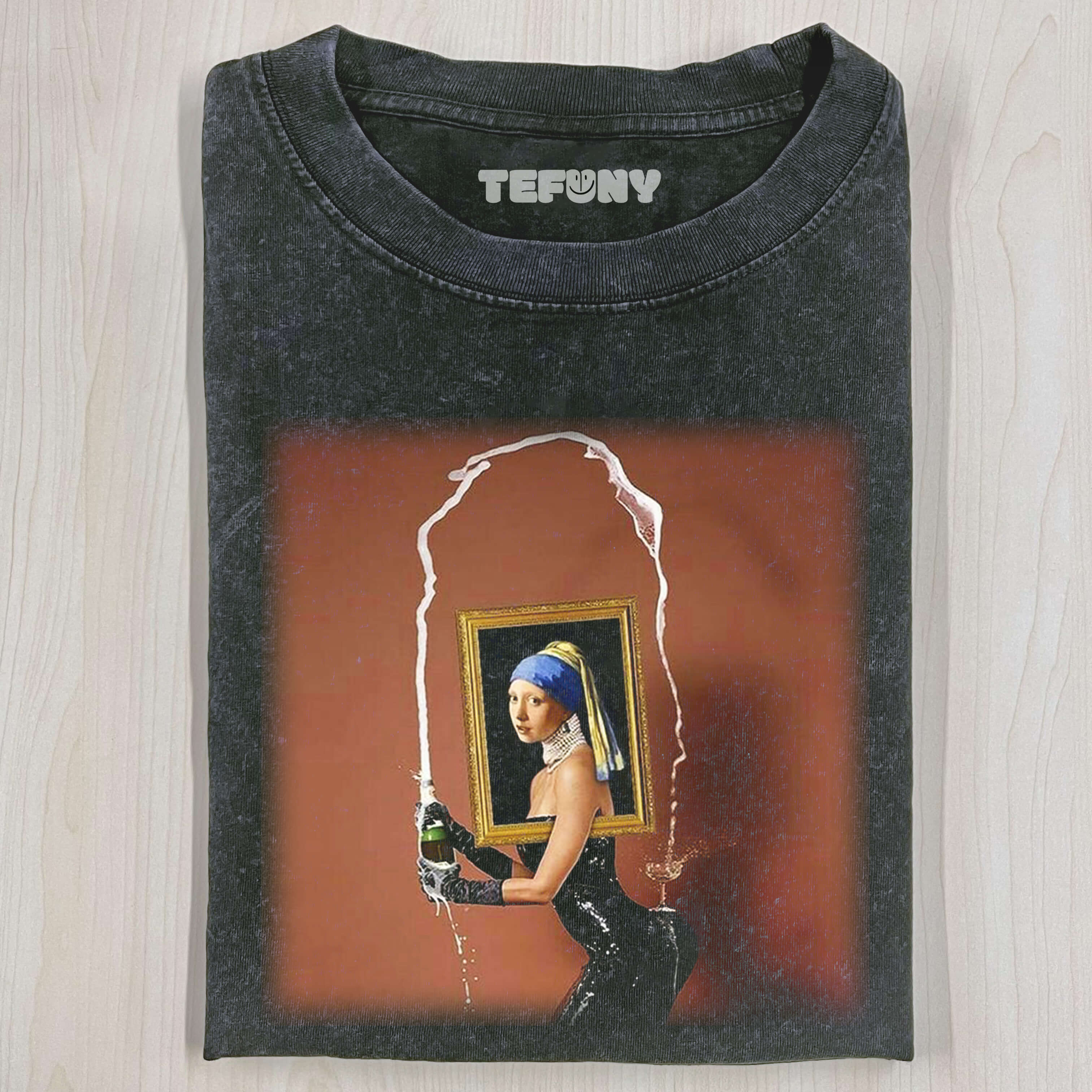 FUNNY GIRL WITH A PEARL EARRING T-SHIRT