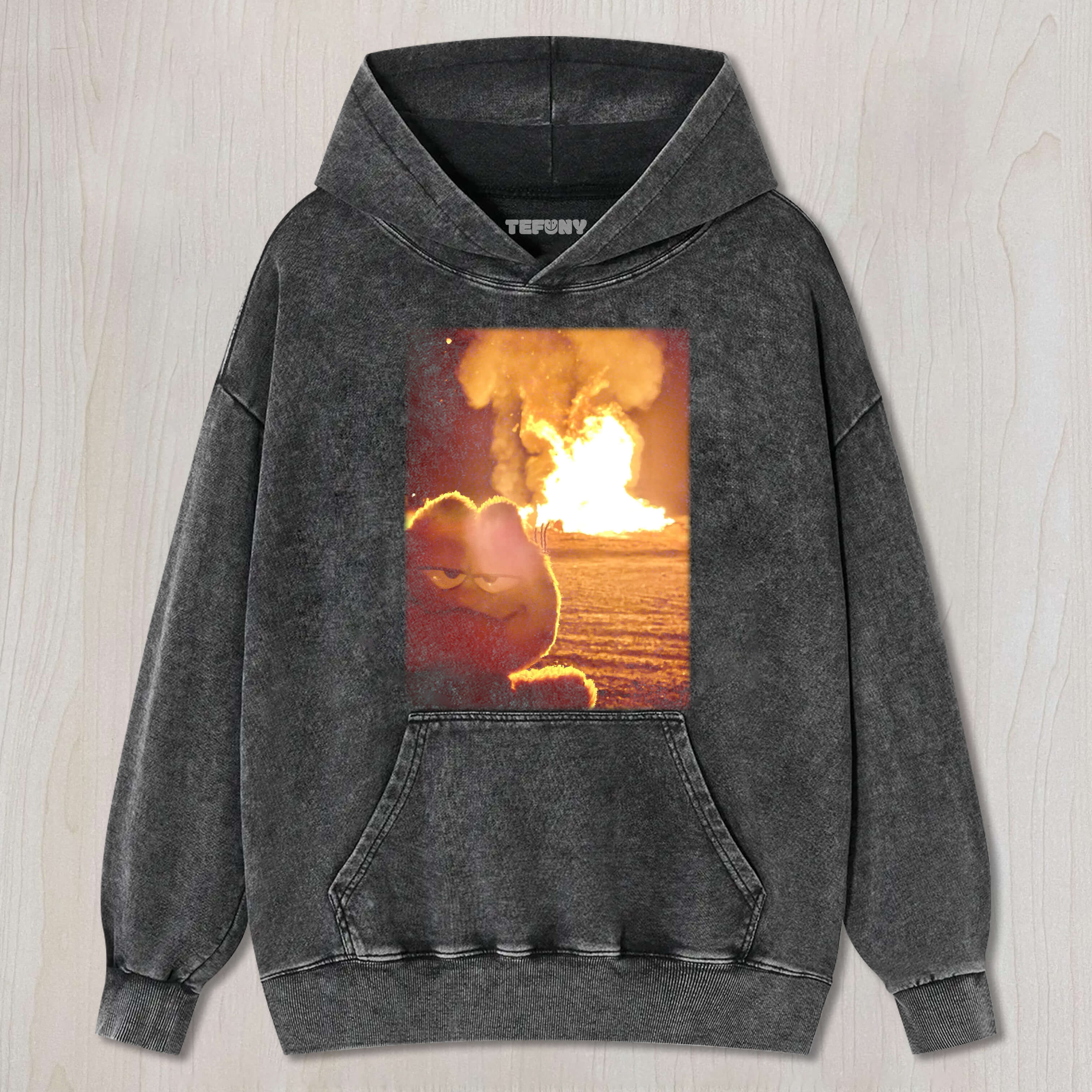 GARFIELD IN FRONT OF THE EXPLOSION TEE & SWEAT & HOOD