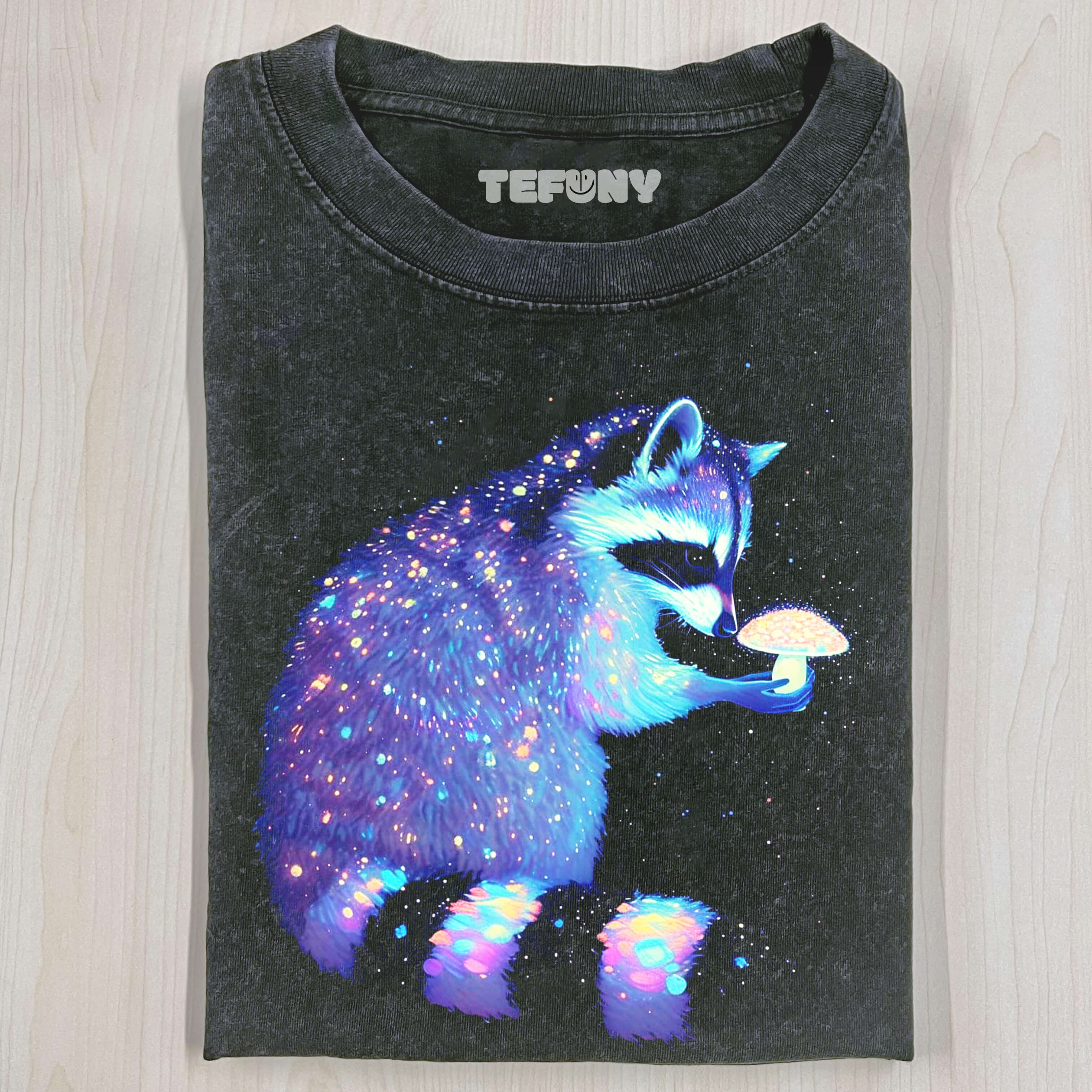 GLOWING RACCOON T-SHIRT