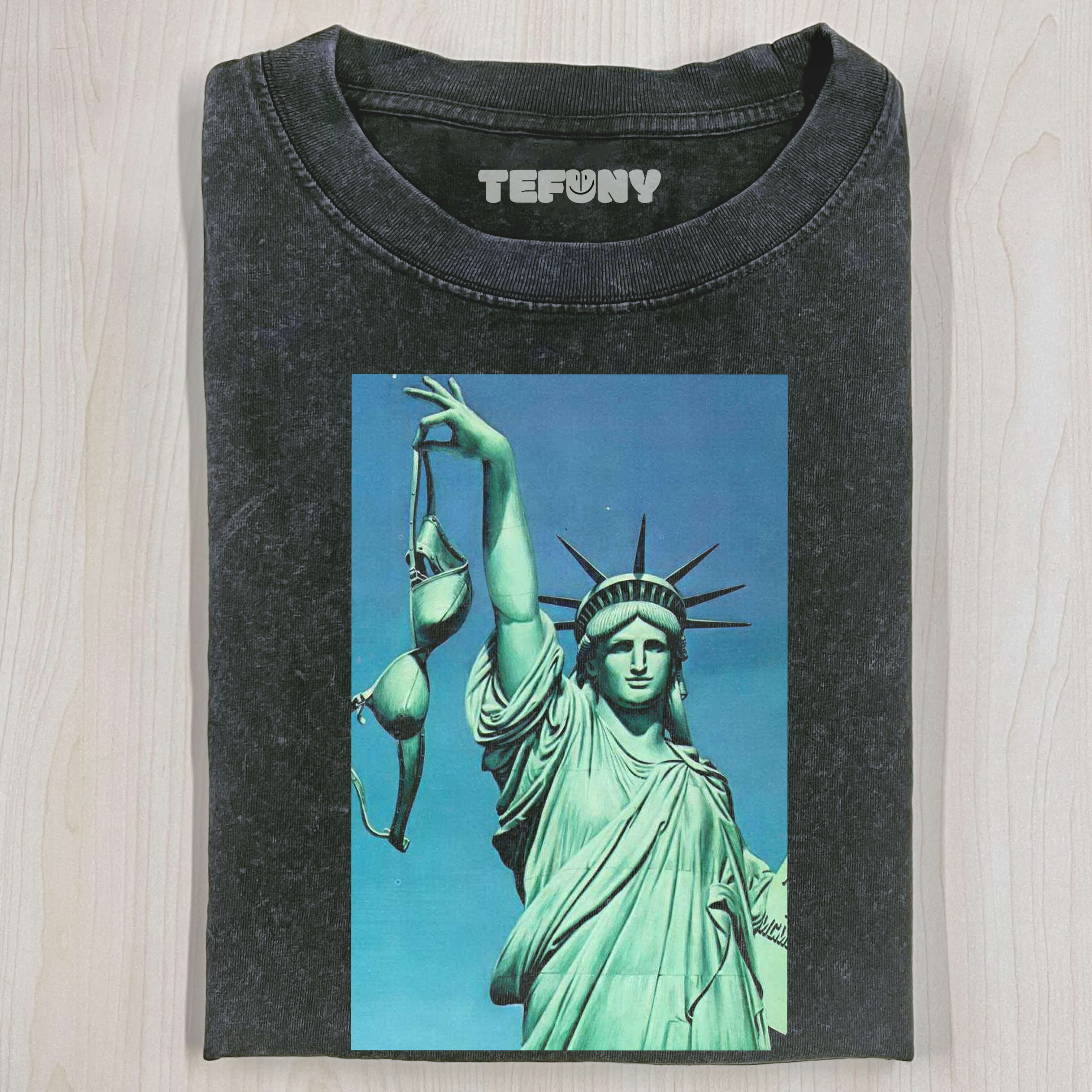 GODDESS OF LIBERTY T-THIRT