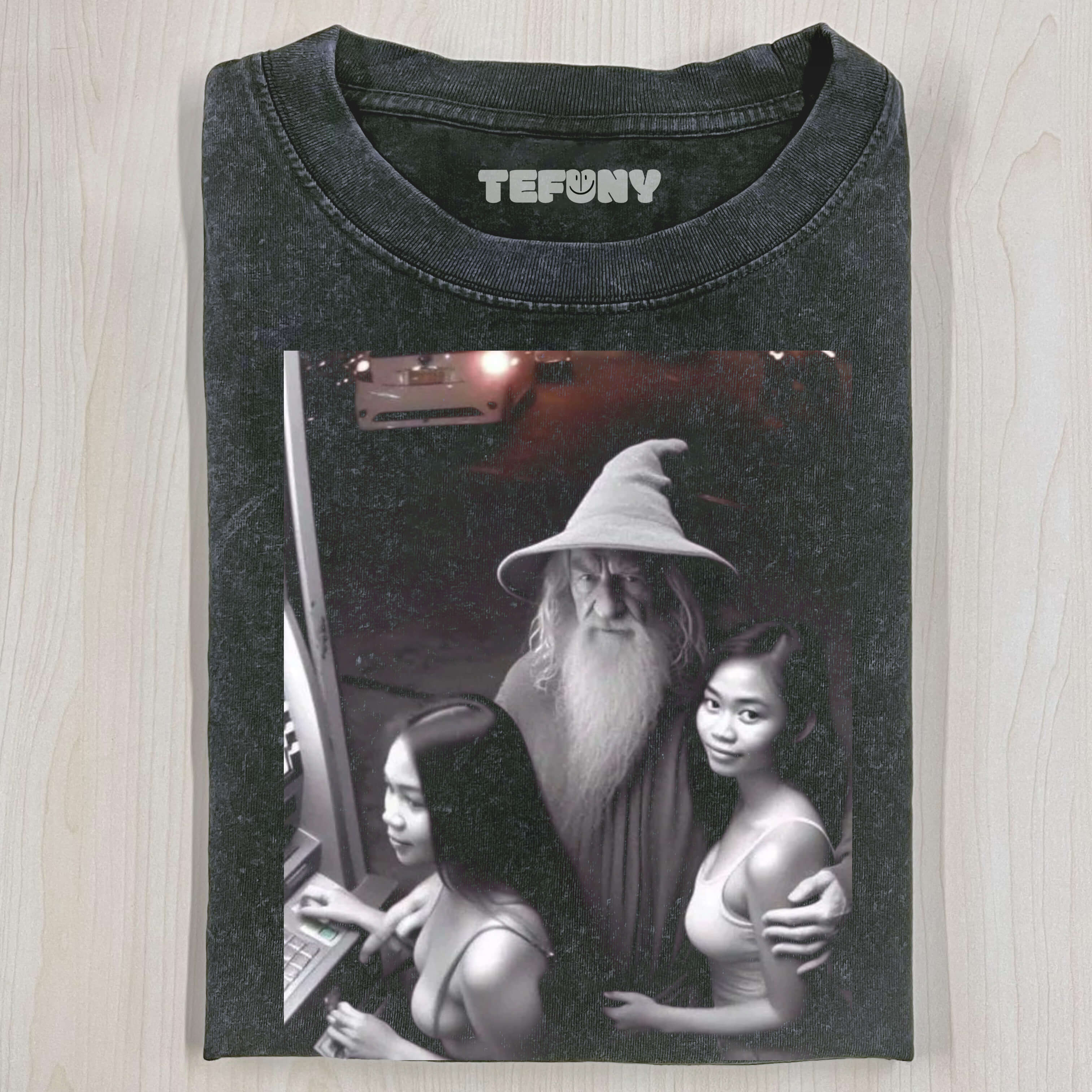 HARRY POTTER HOLDING GIRL IN ARMS T-SHIRT