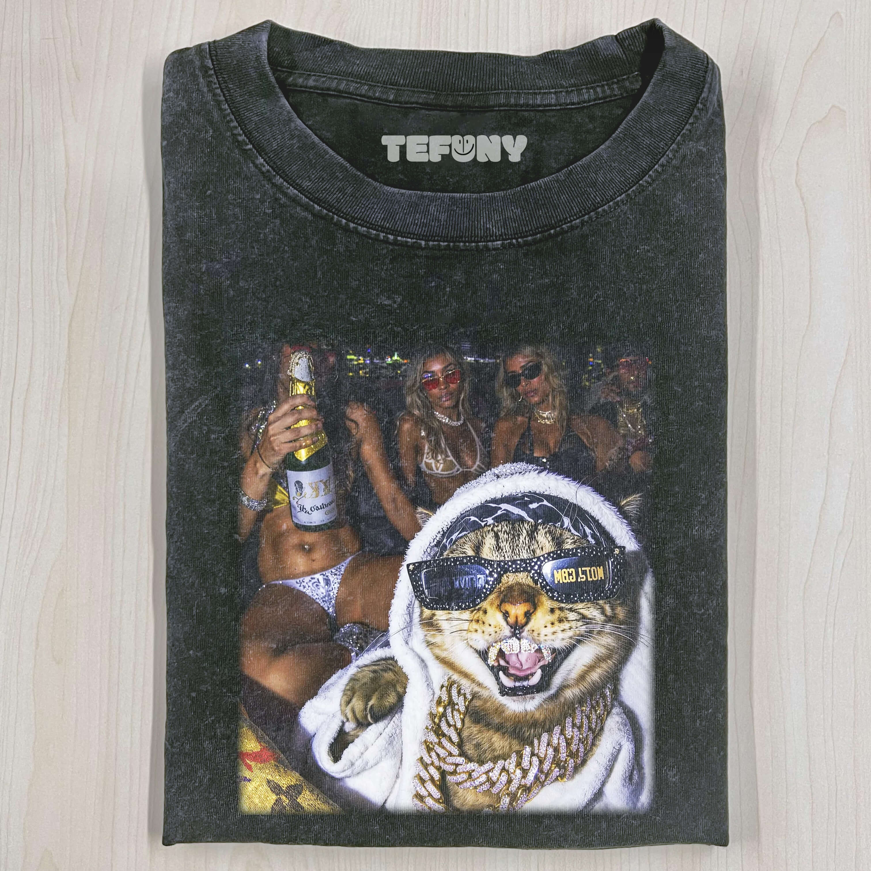 STREET STYLE CAT T-SHIRT