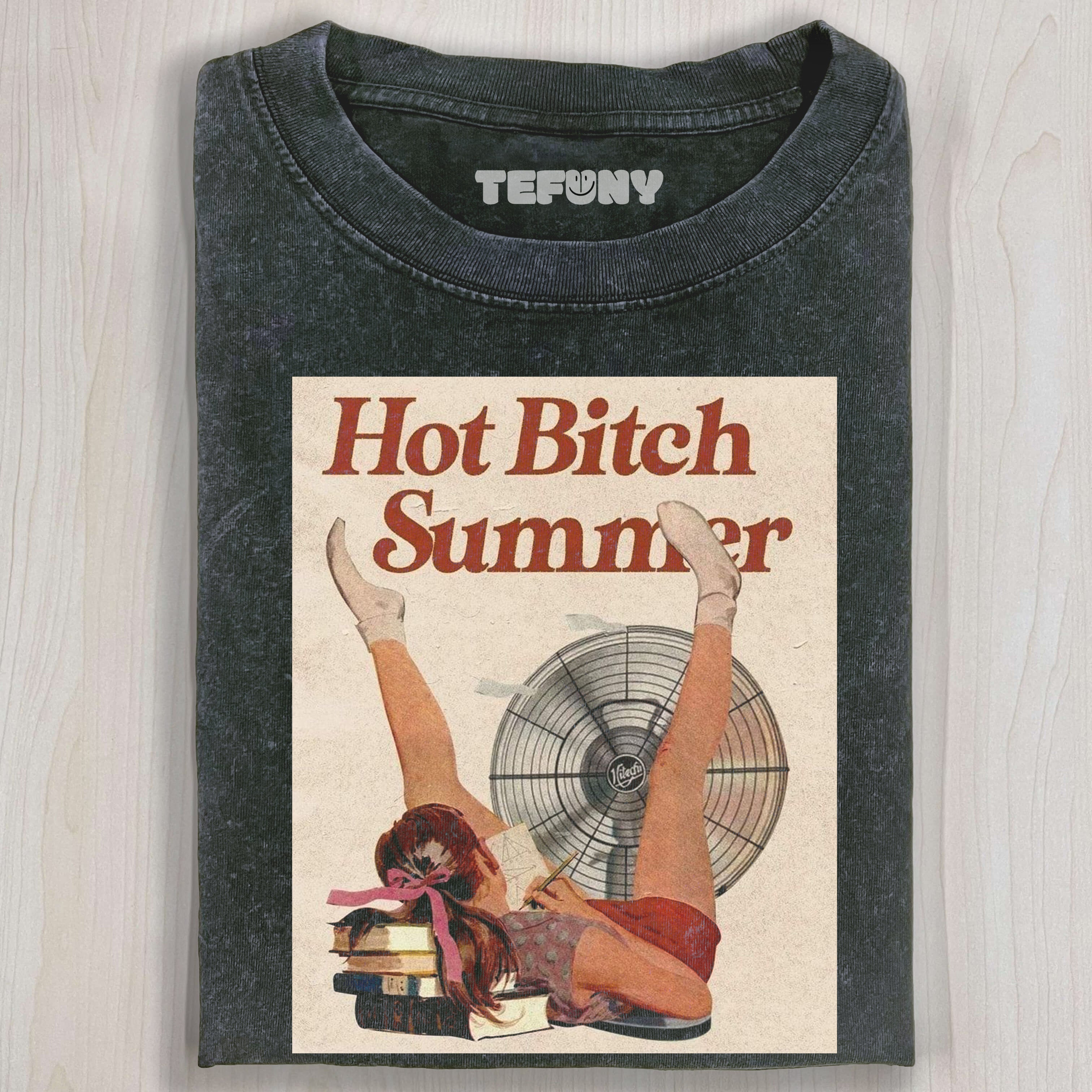 HOT BITCH SUMNNER T-SHIRT