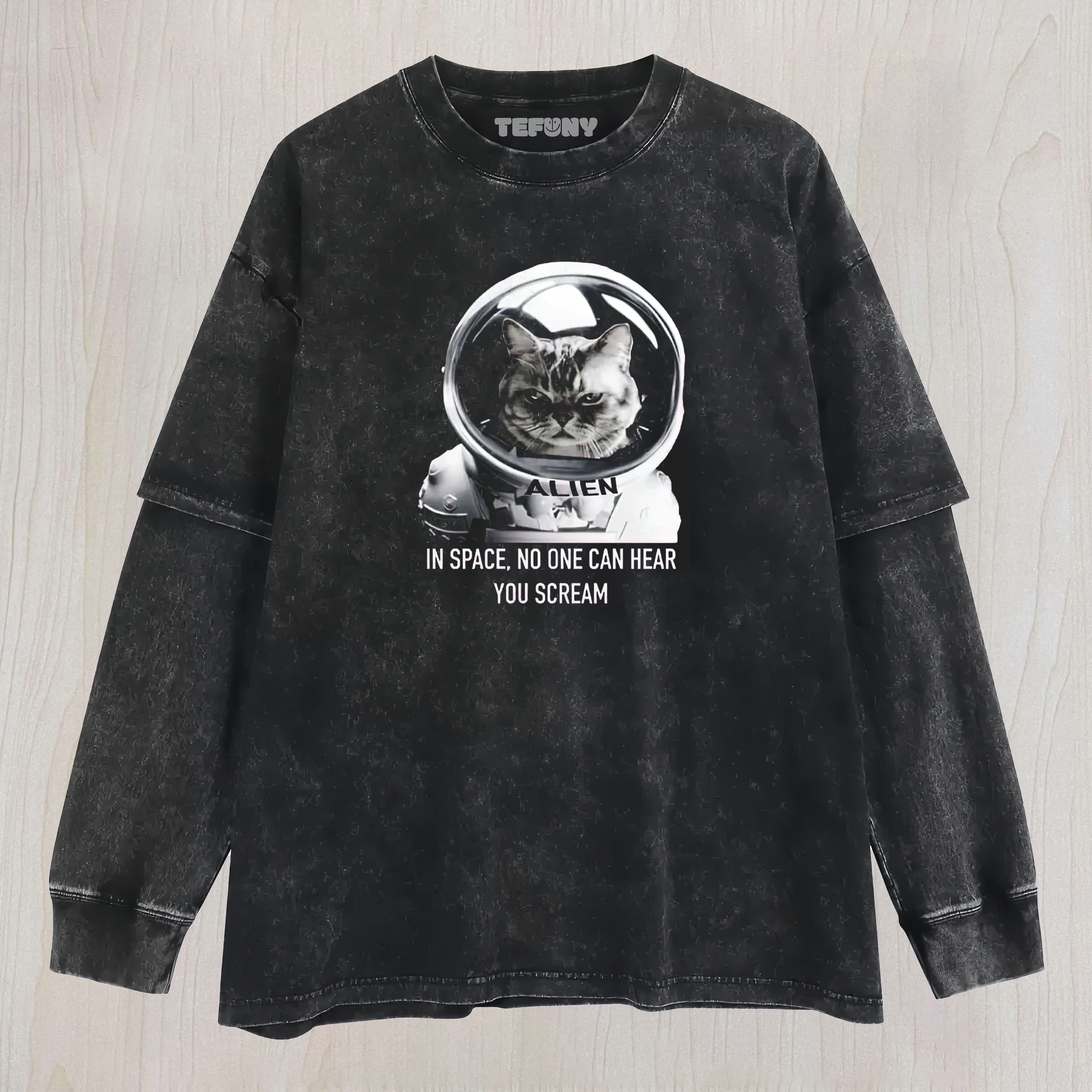 IN SPACE NO ONE CAN HEAR YOU SCREAM ALIEN CAT VINTAGE WASHED  LAYERED LONG SLEEVE
