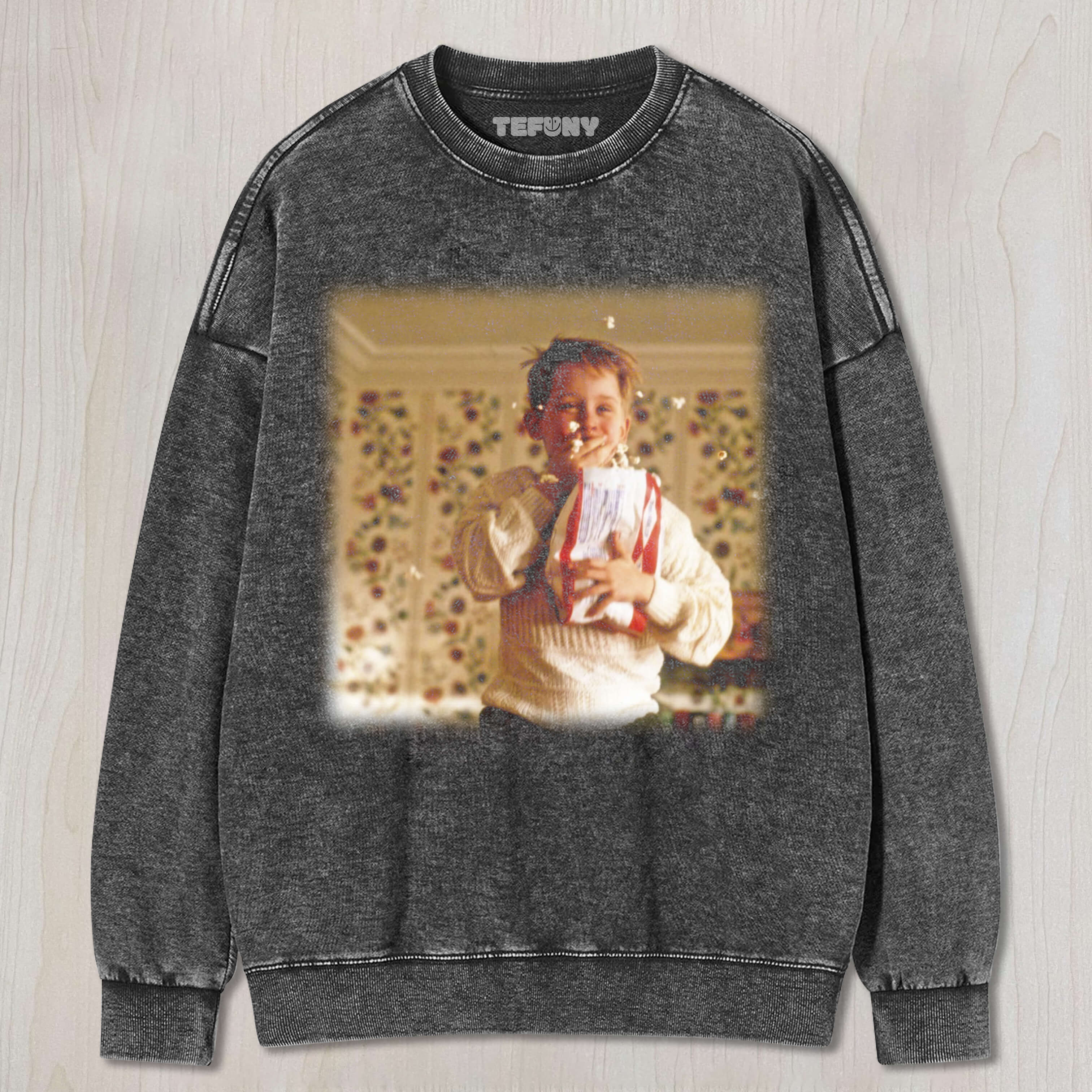 KEVIN MCALLISTER EATING POPCORN T-SHIRT & LONG SLEEVES & HOODIES