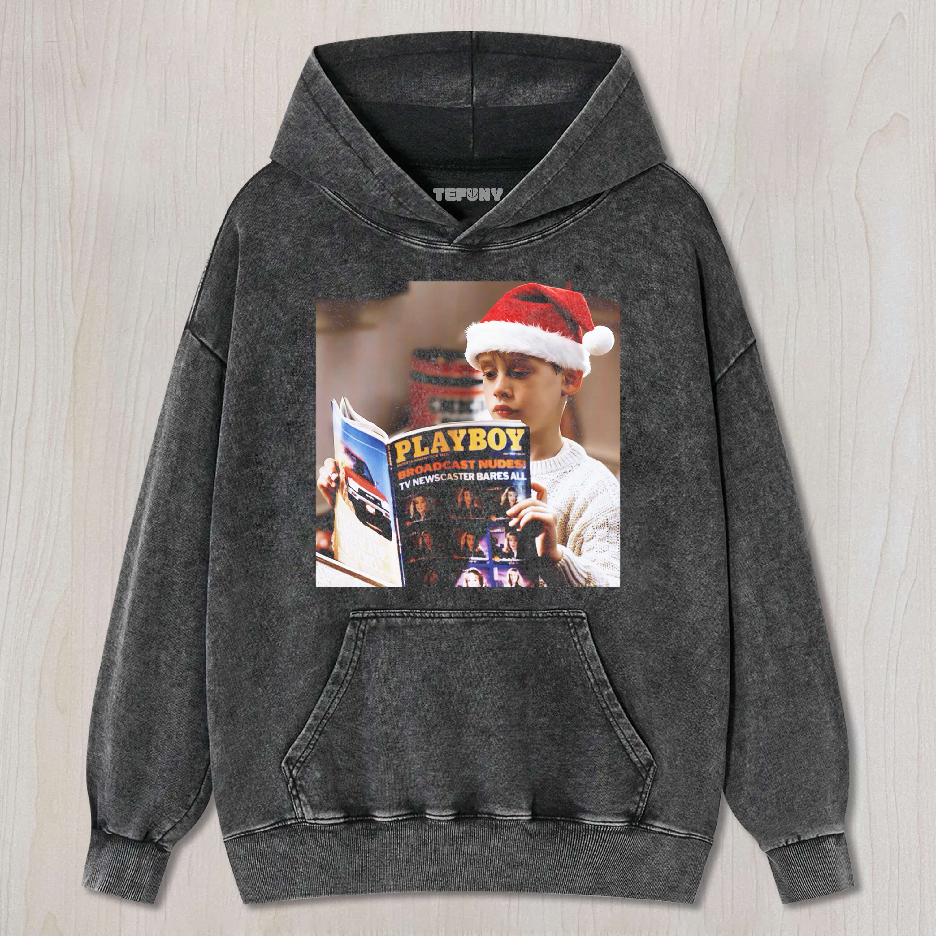 KEVIN MCCALLISTER READS PLAYBOY MAGAZINE ON CHRISTMAS T-SHIRT & LONG SLEEVES & HOODIES