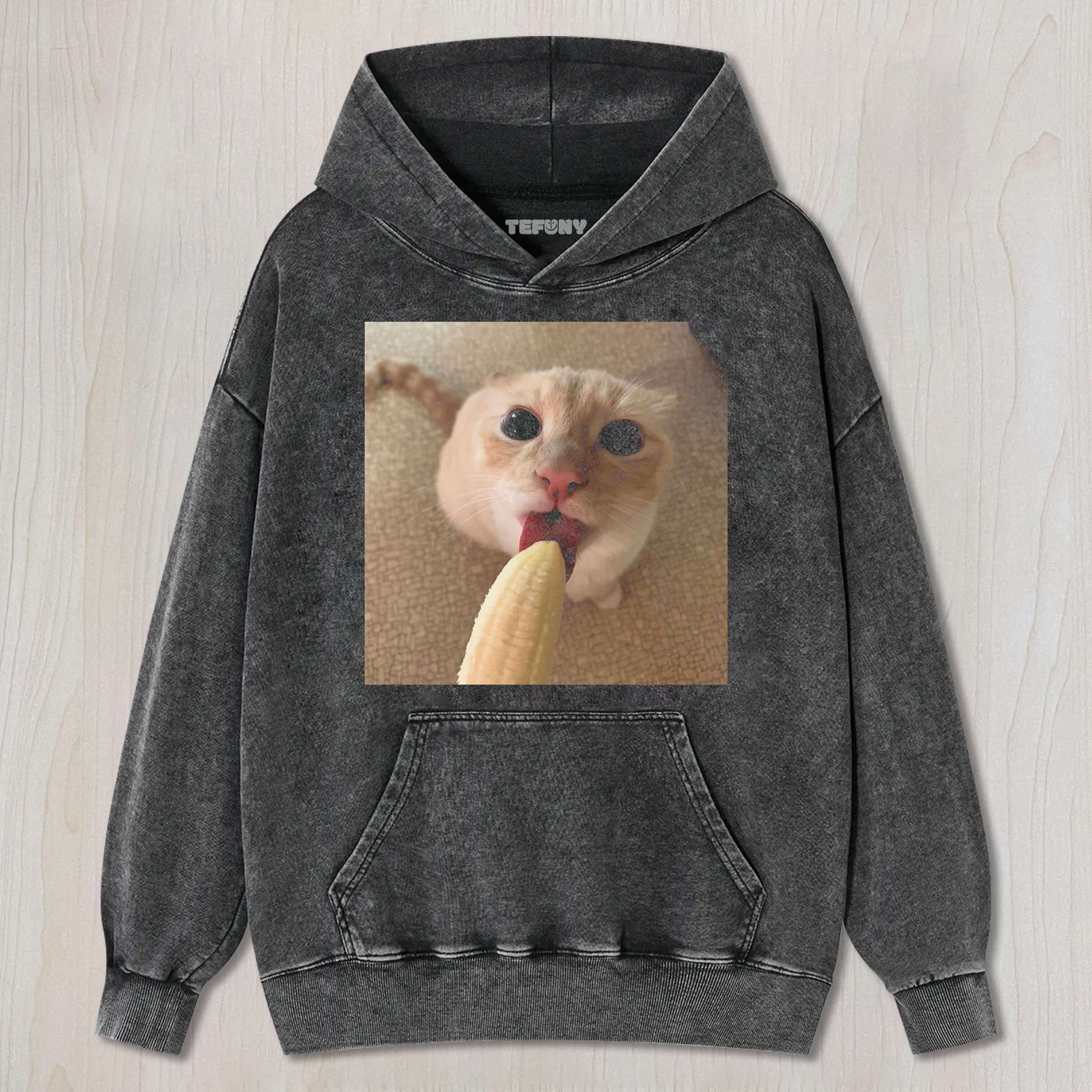 KITTEN EATS BANANA T-SHIRT