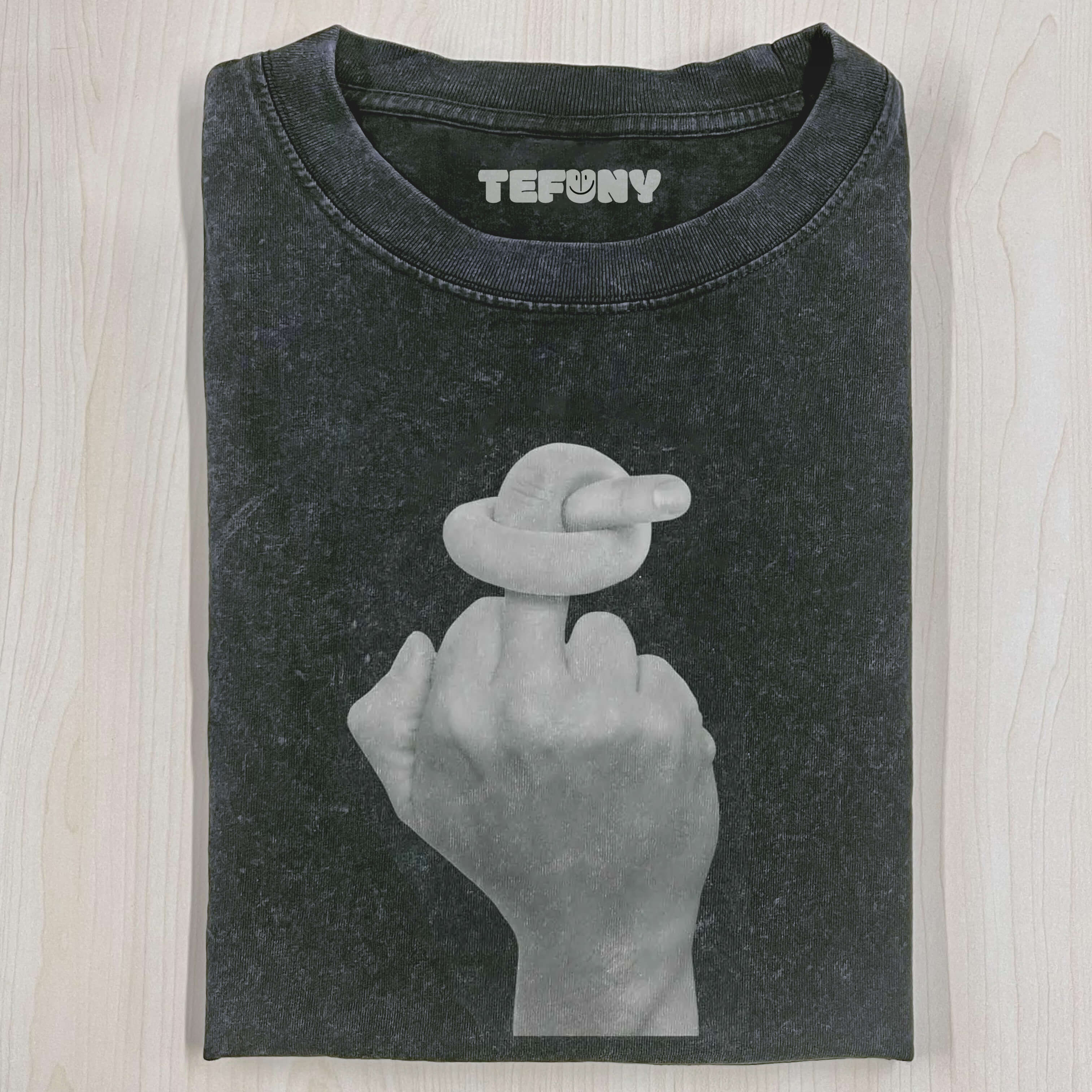 KNOTTED MIDDLE FINGER  T-SHIRT