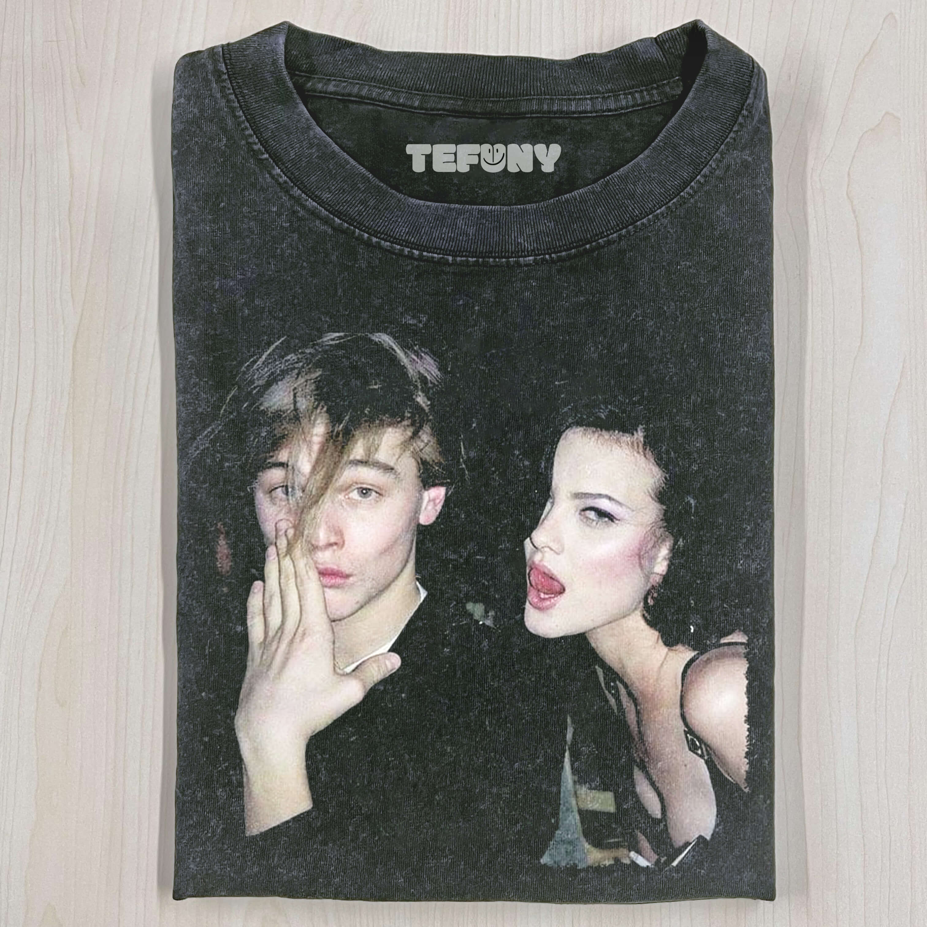 LEONARDO DICAPRIO & SHALOM HARLOW T-SHIRT