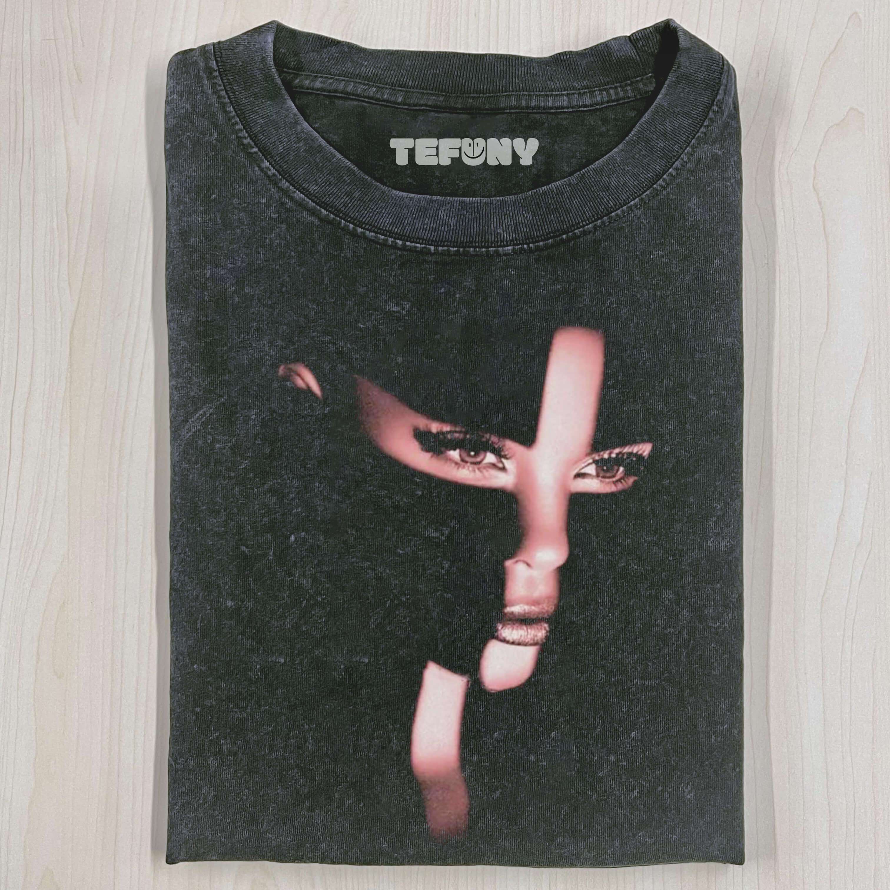 LIGHT SHINES ON LANA DEL REY'S FACE T-SHIRT