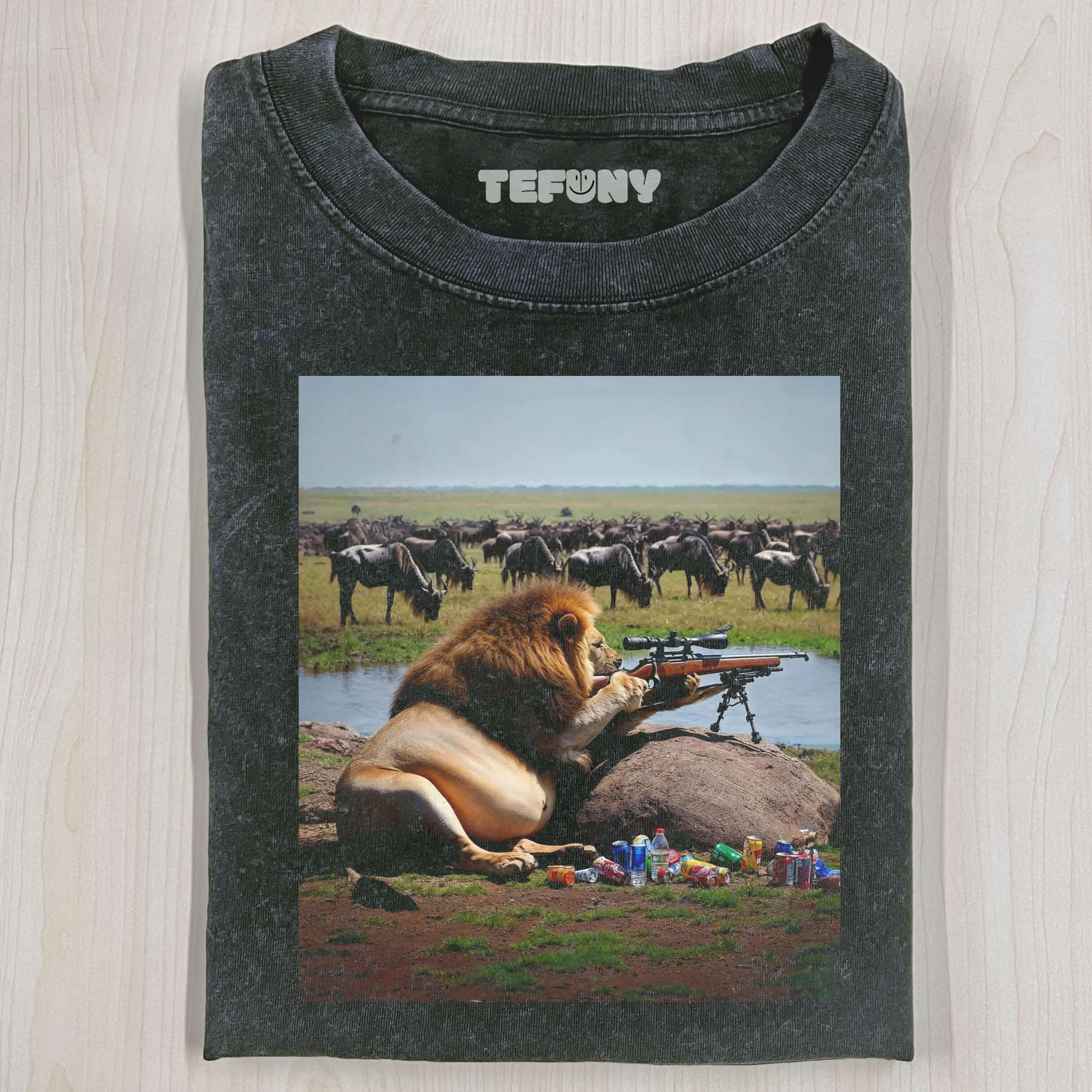LION HUNTING  T-THIRT