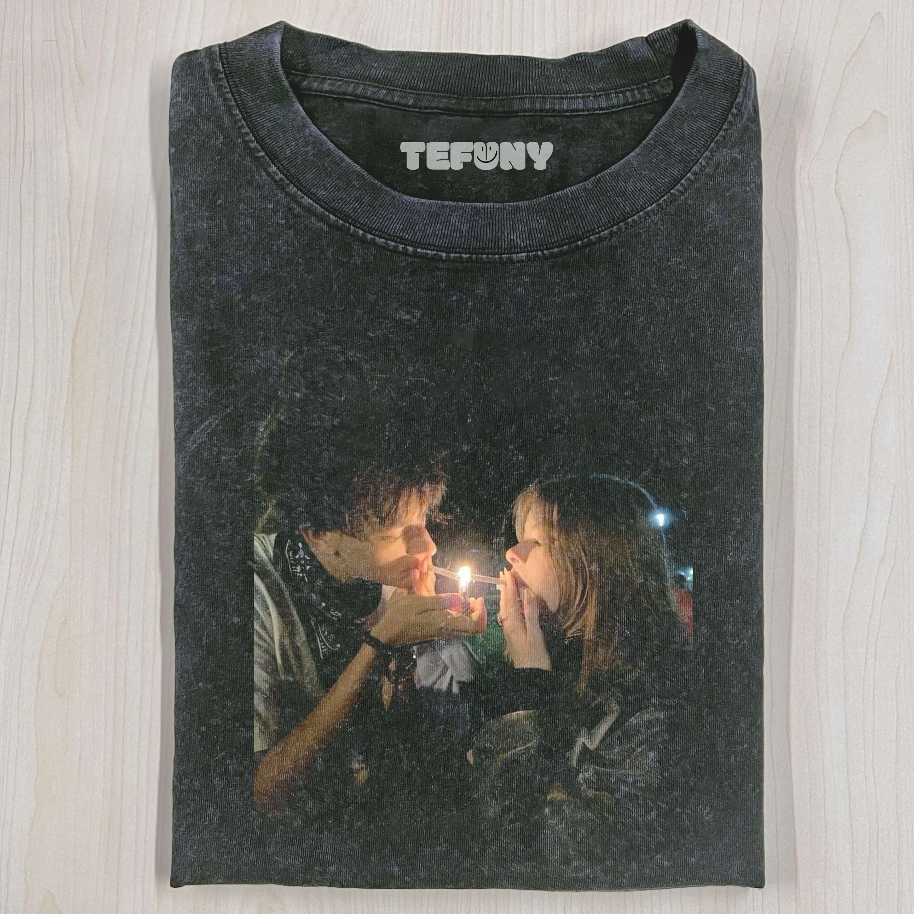 LOVERS SMOKING ON THE STREET T-SHIRT