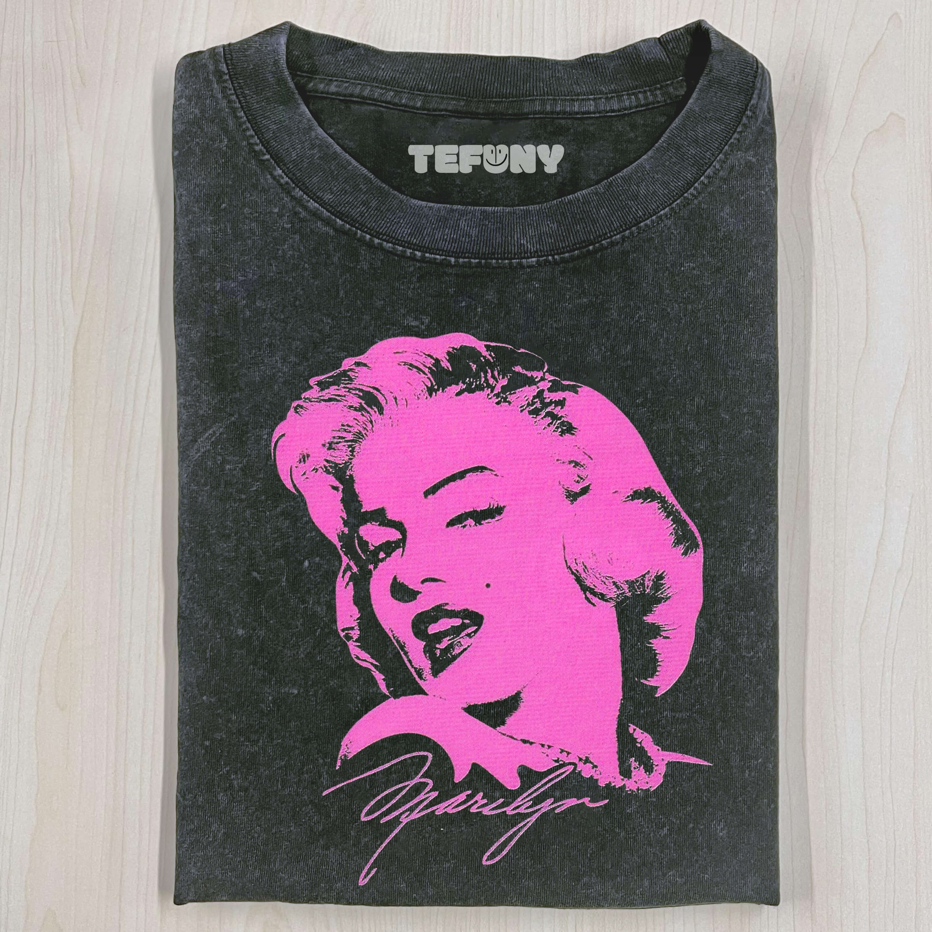 MARILYN MONROE IN PINK T-SHIRT
