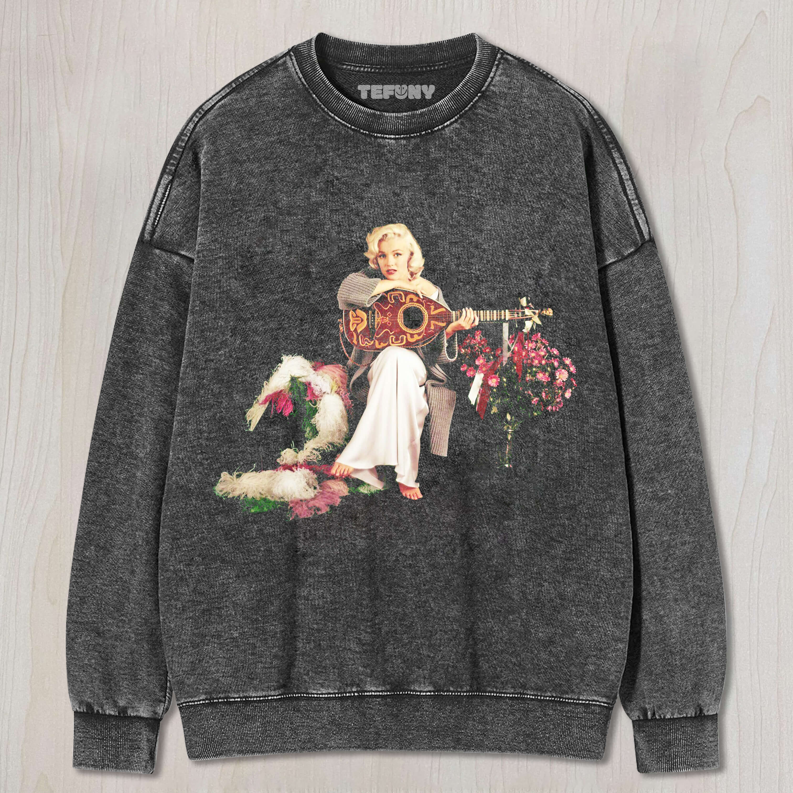 MARILYN MONROE PLAYS AN INSTRUMENT AMIDST FLOWERS T-SHIRT & LONG SLEEVES & HOODIES