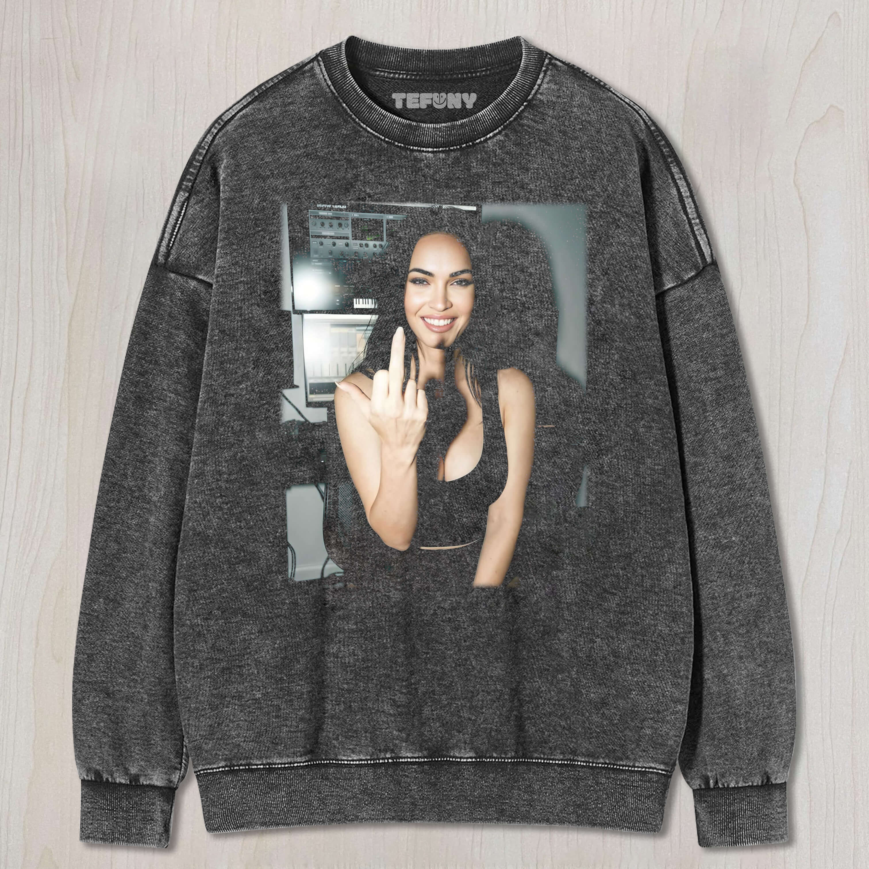 MEGAN FOX GIVES MIDDLE FINGER TEE & SWEAT & HOOD