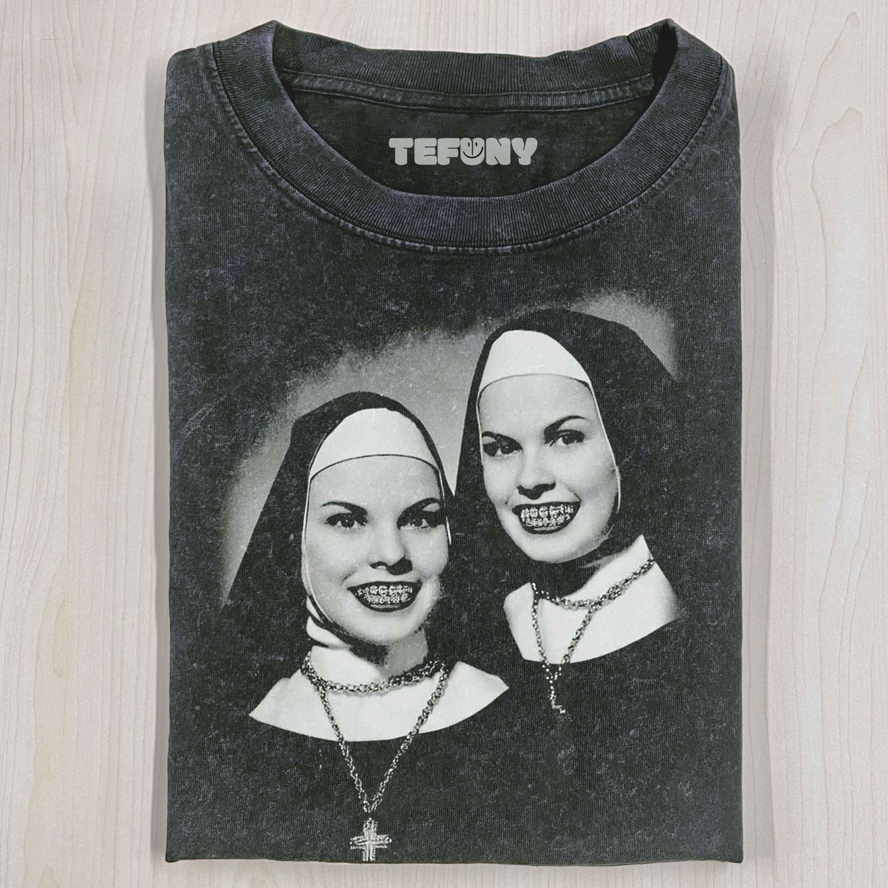 NUNS T-SHIRT