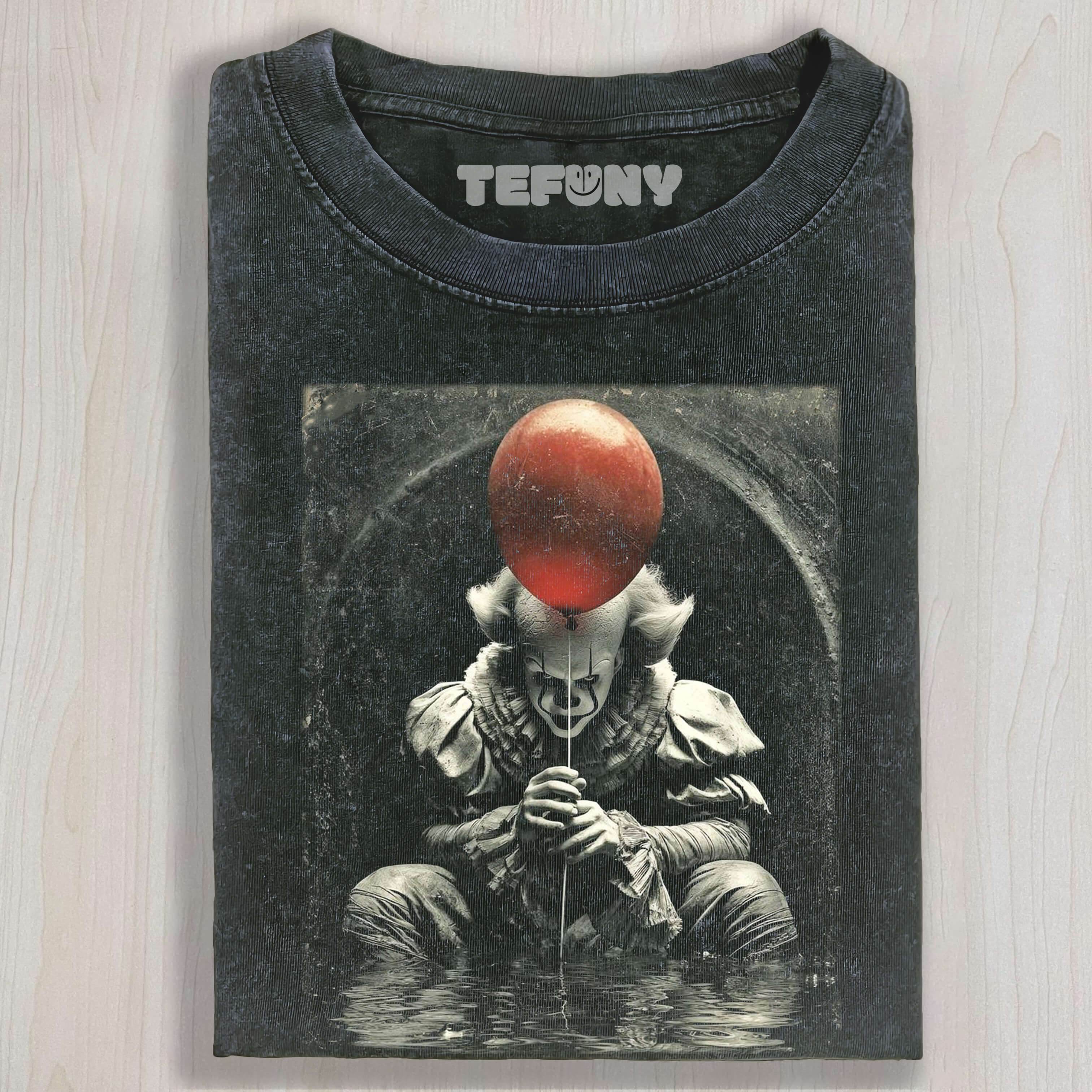 PENNYWISE HOLDING A BALLOON TEE & SWEAT & HOOD