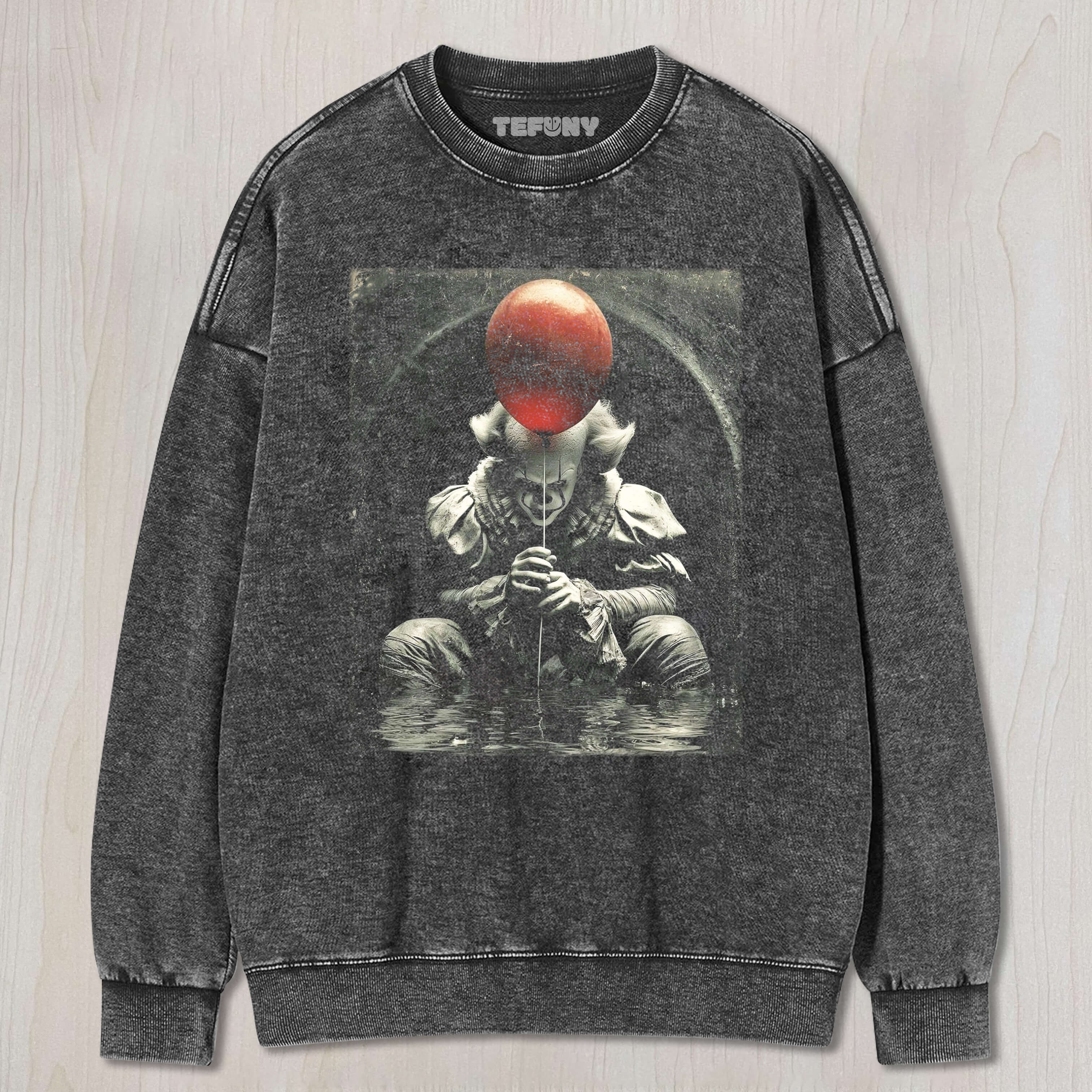 PENNYWISE HOLDING A BALLOON TEE & SWEAT & HOOD