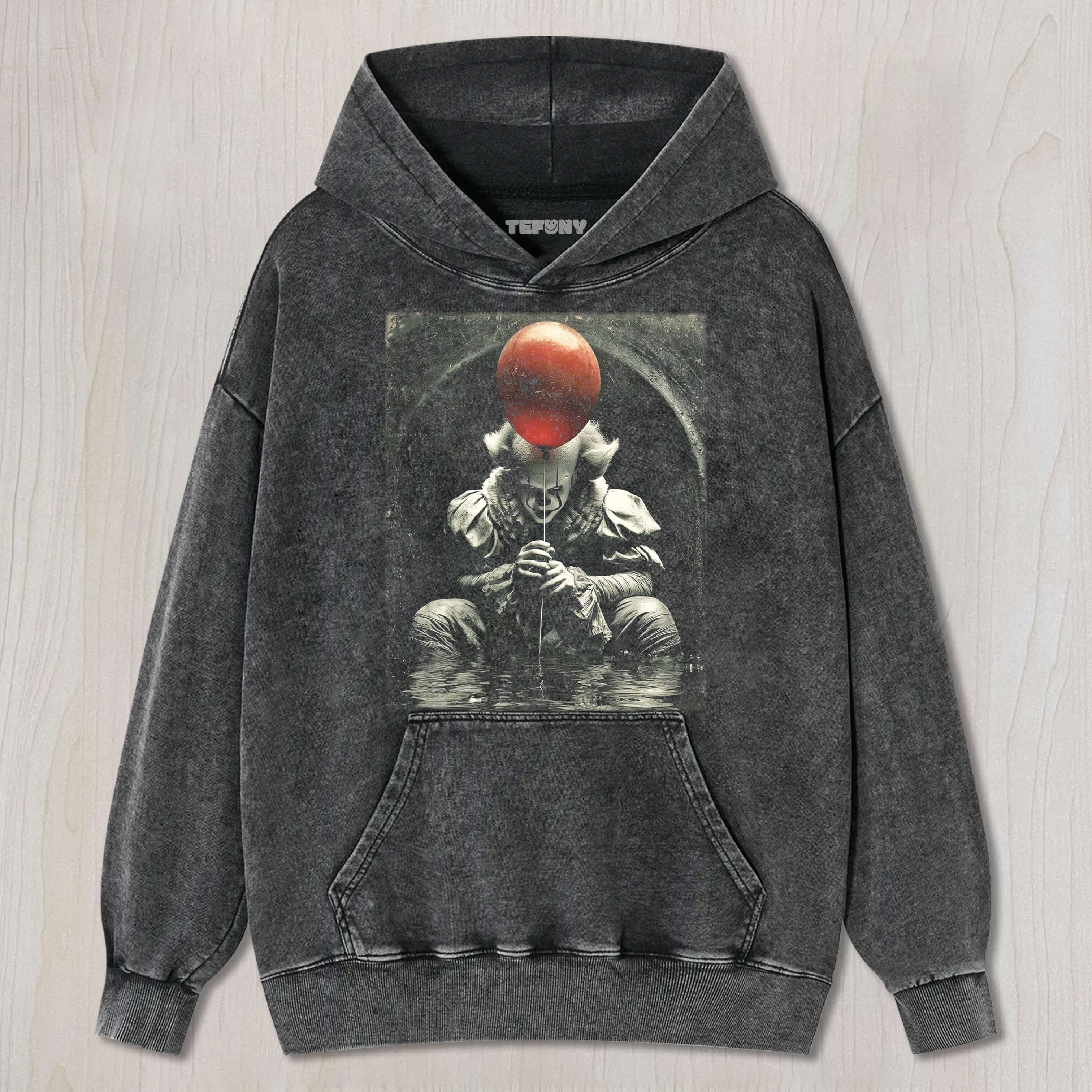 PENNYWISE HOLDING A BALLOON TEE & SWEAT & HOOD