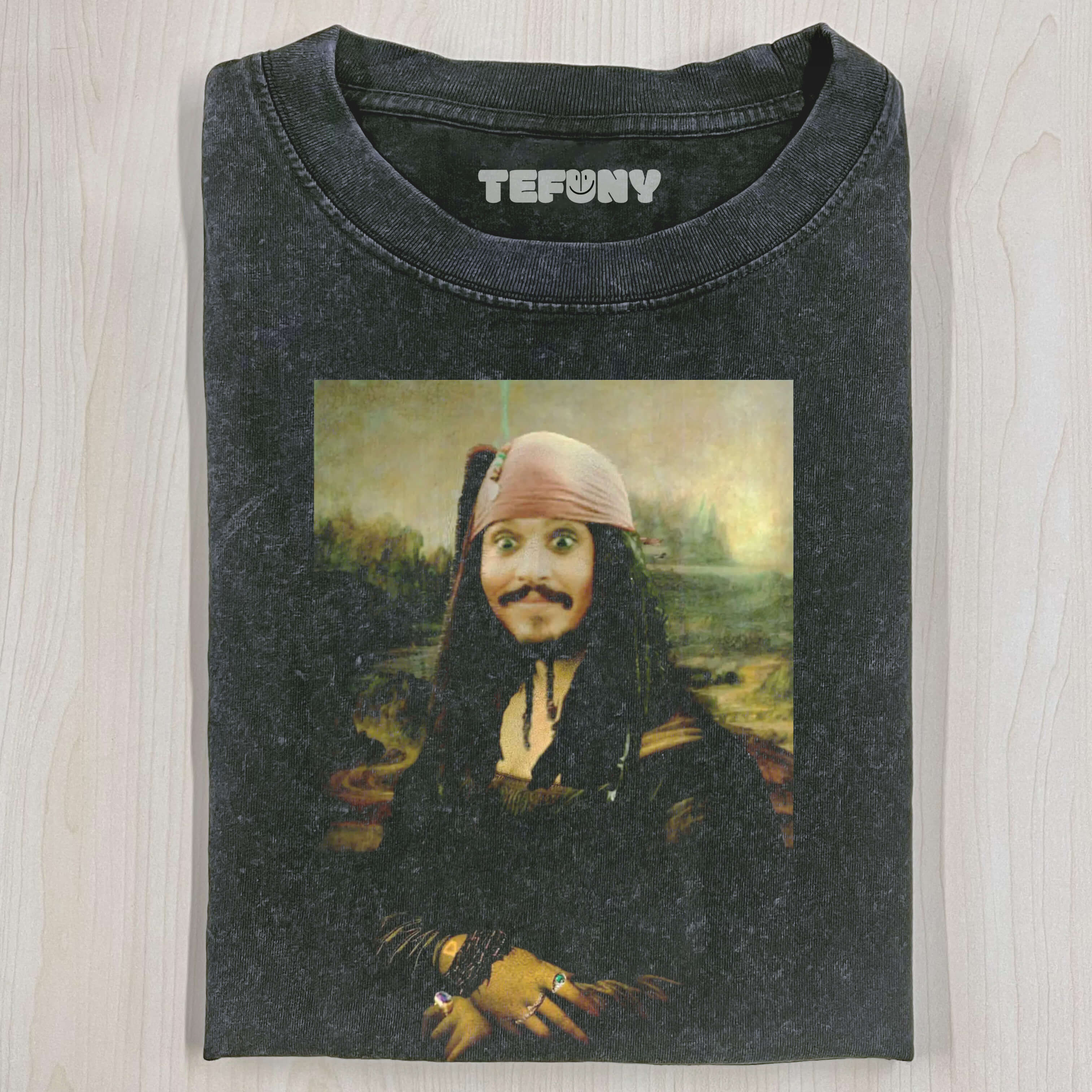 PIRATES_OF_THE_CARIBBEAN_&_MONA_LISA_T-SHIRT