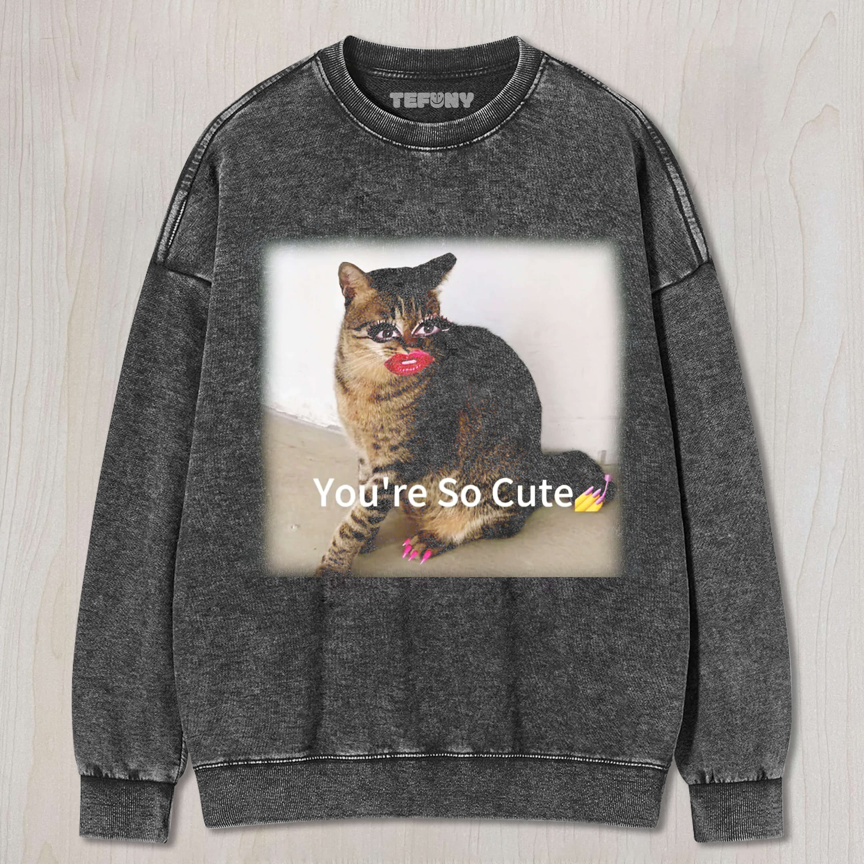 PRETTY KITTEN SHORT-SLEEVED T-SHIRT