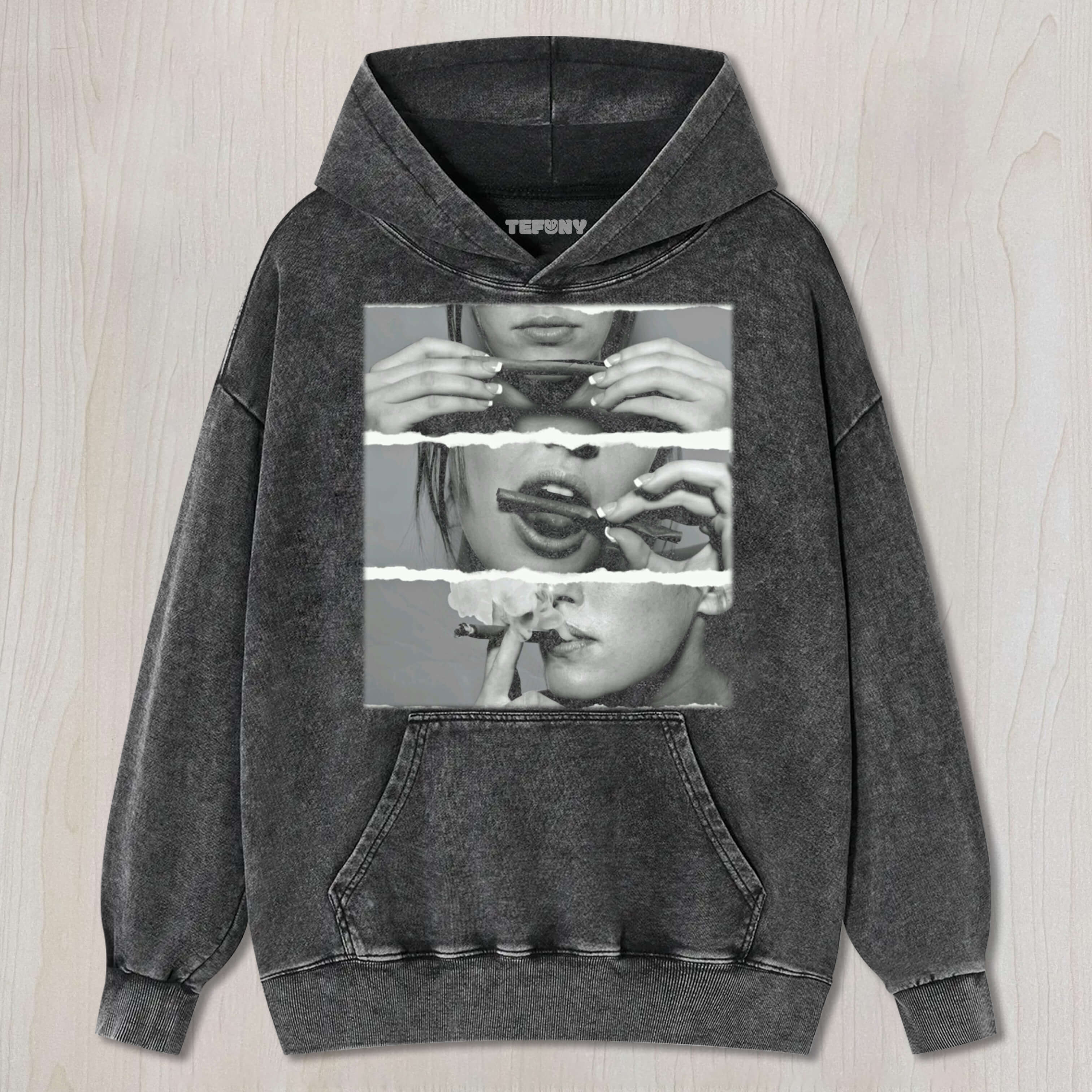 PUZZLE, WOMAN SMOKING T-SHIRT