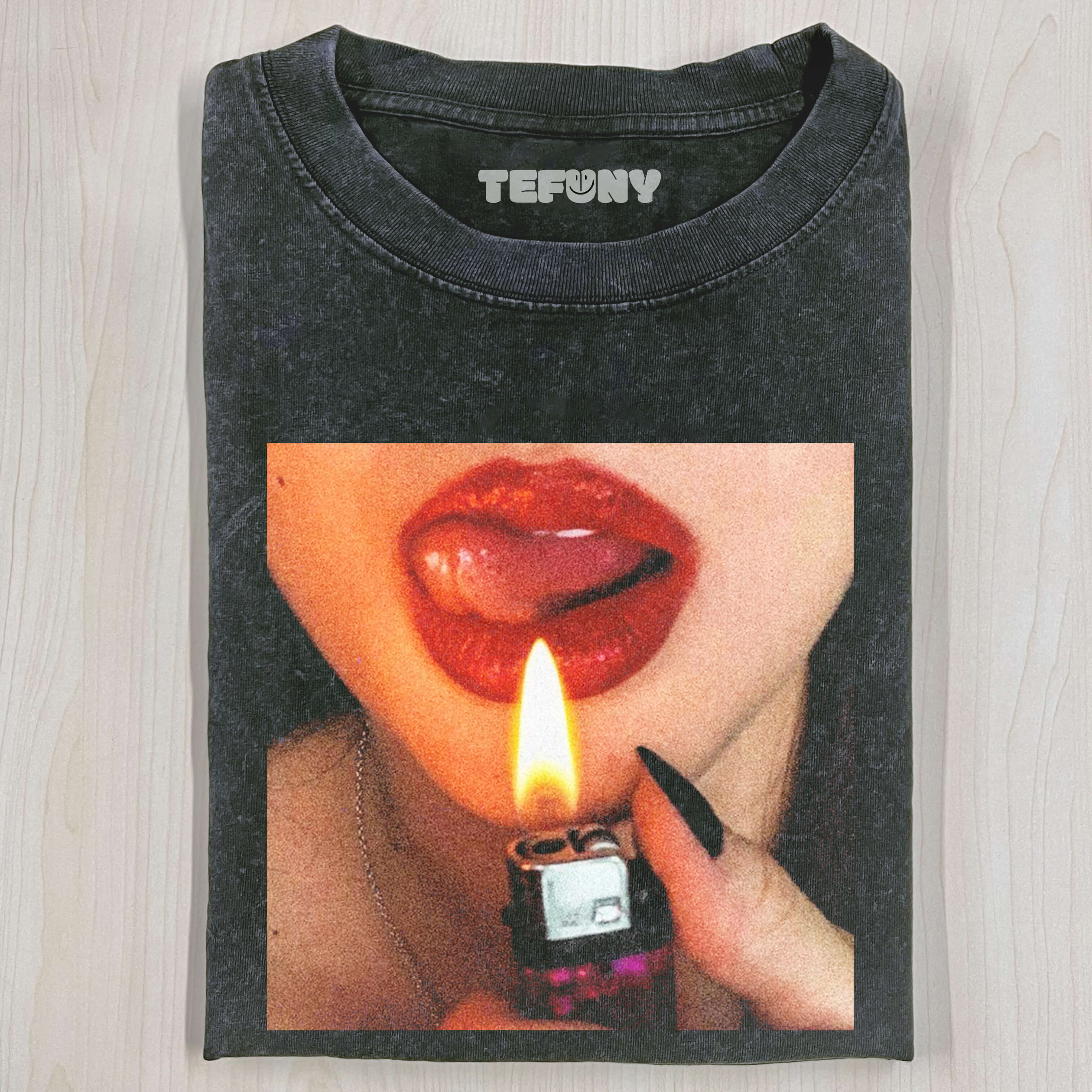 RED LIPS LIGHTER T-SHIRT