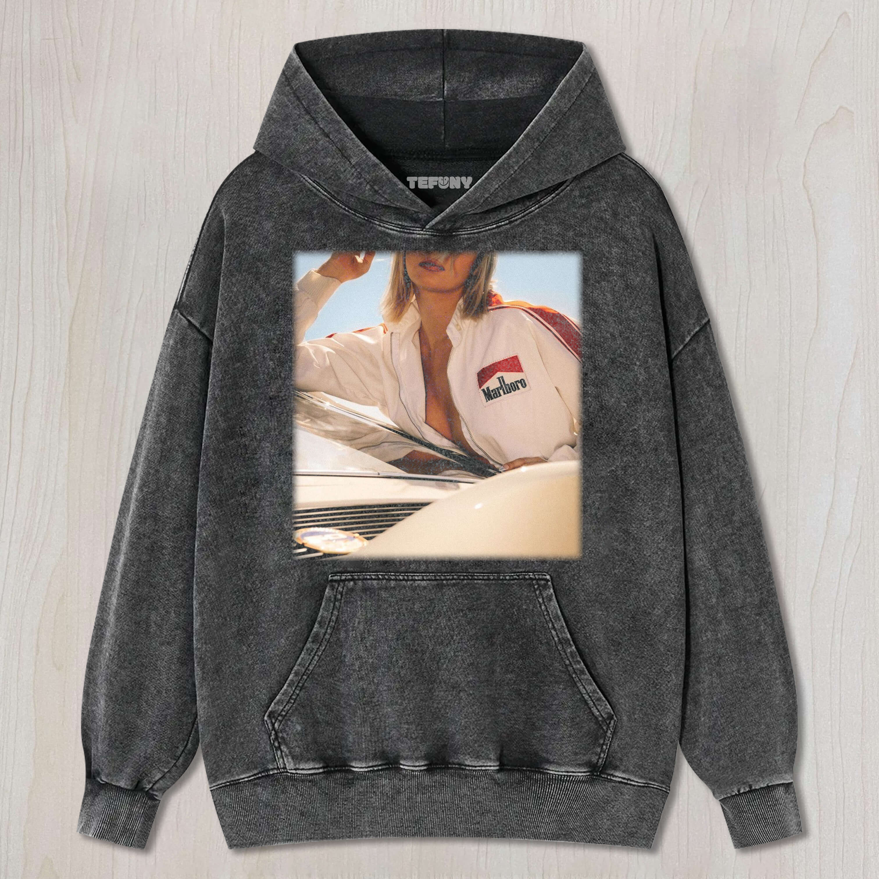 RETRO PORSCHE AND WOMEN T-SHIRT