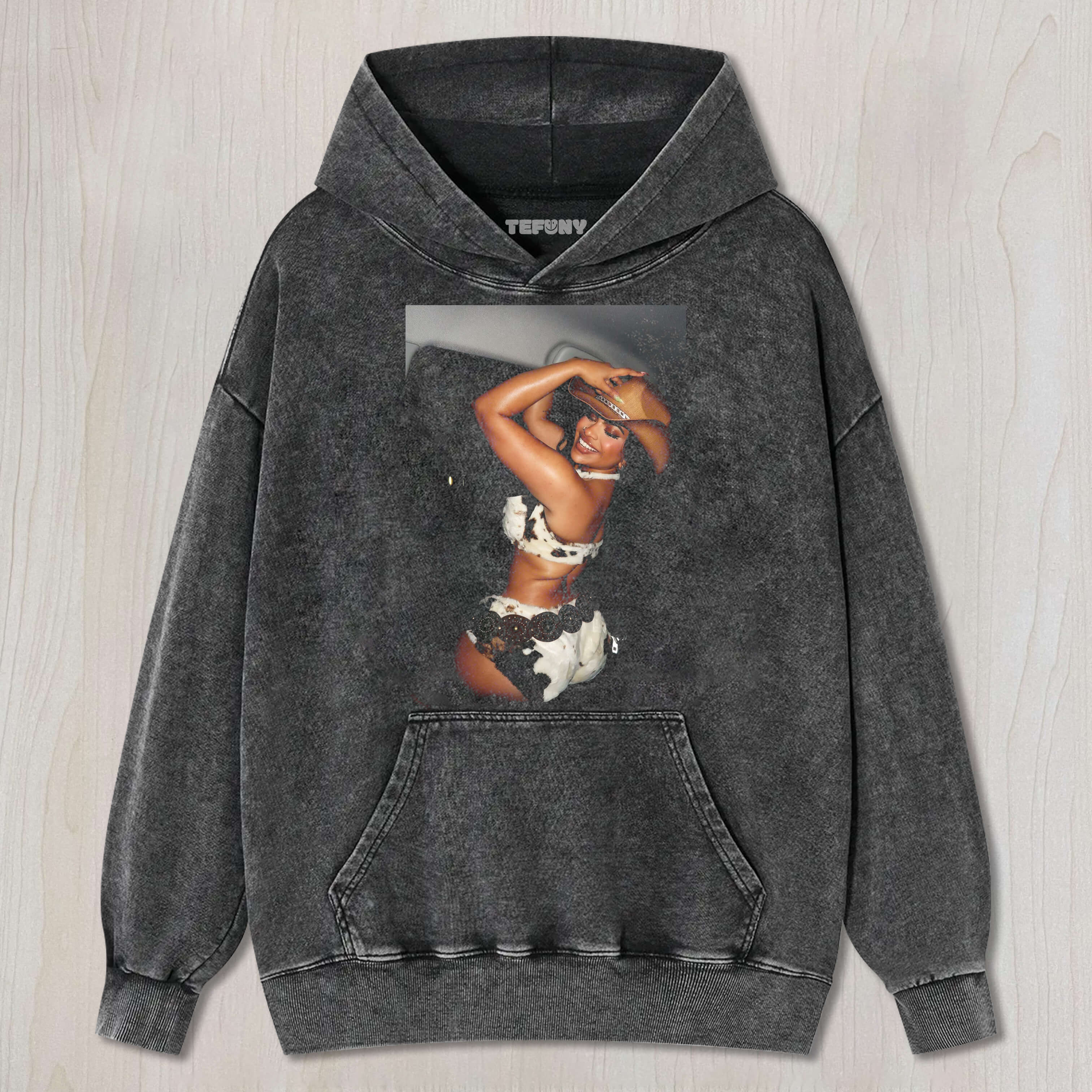 RETRO SEXY WOMAN IN CAR T-SHIRT