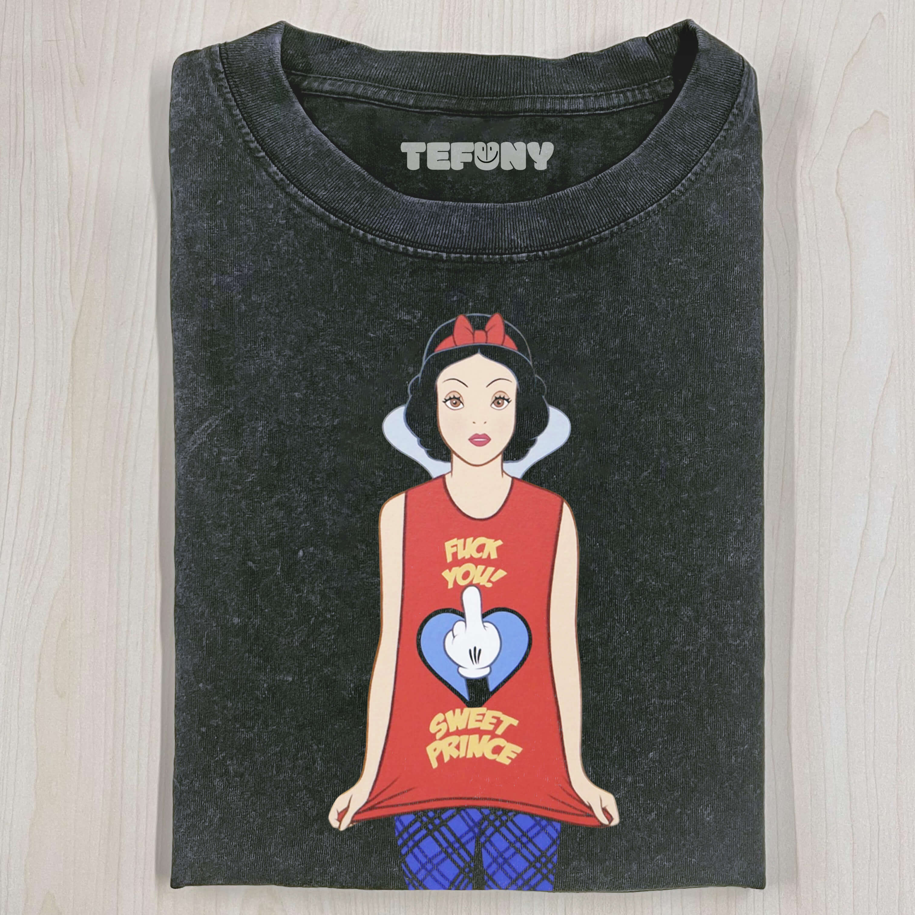 RETRO SNOW WHITE T-SHIRT