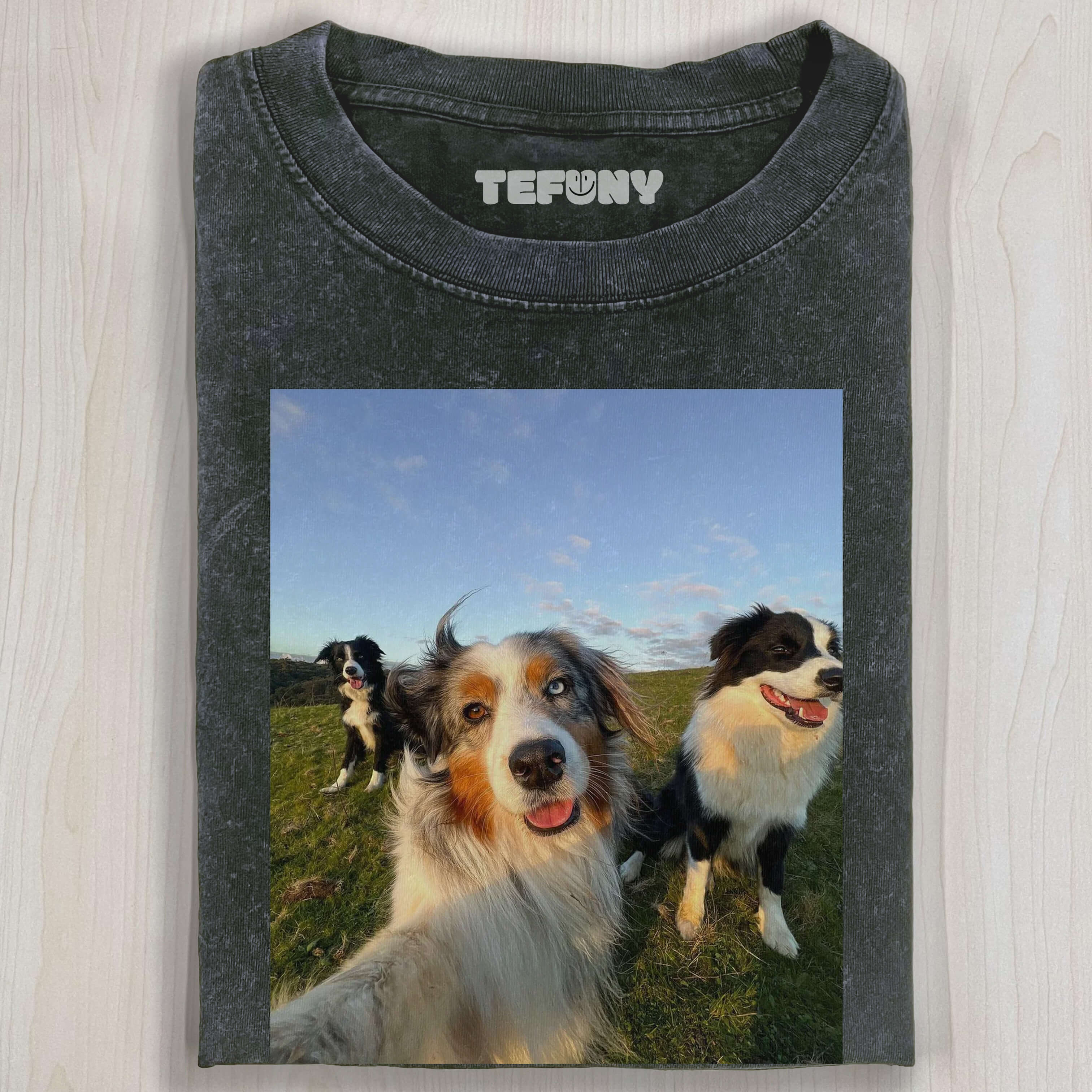 SELFIE DOGS T-SHIRT
