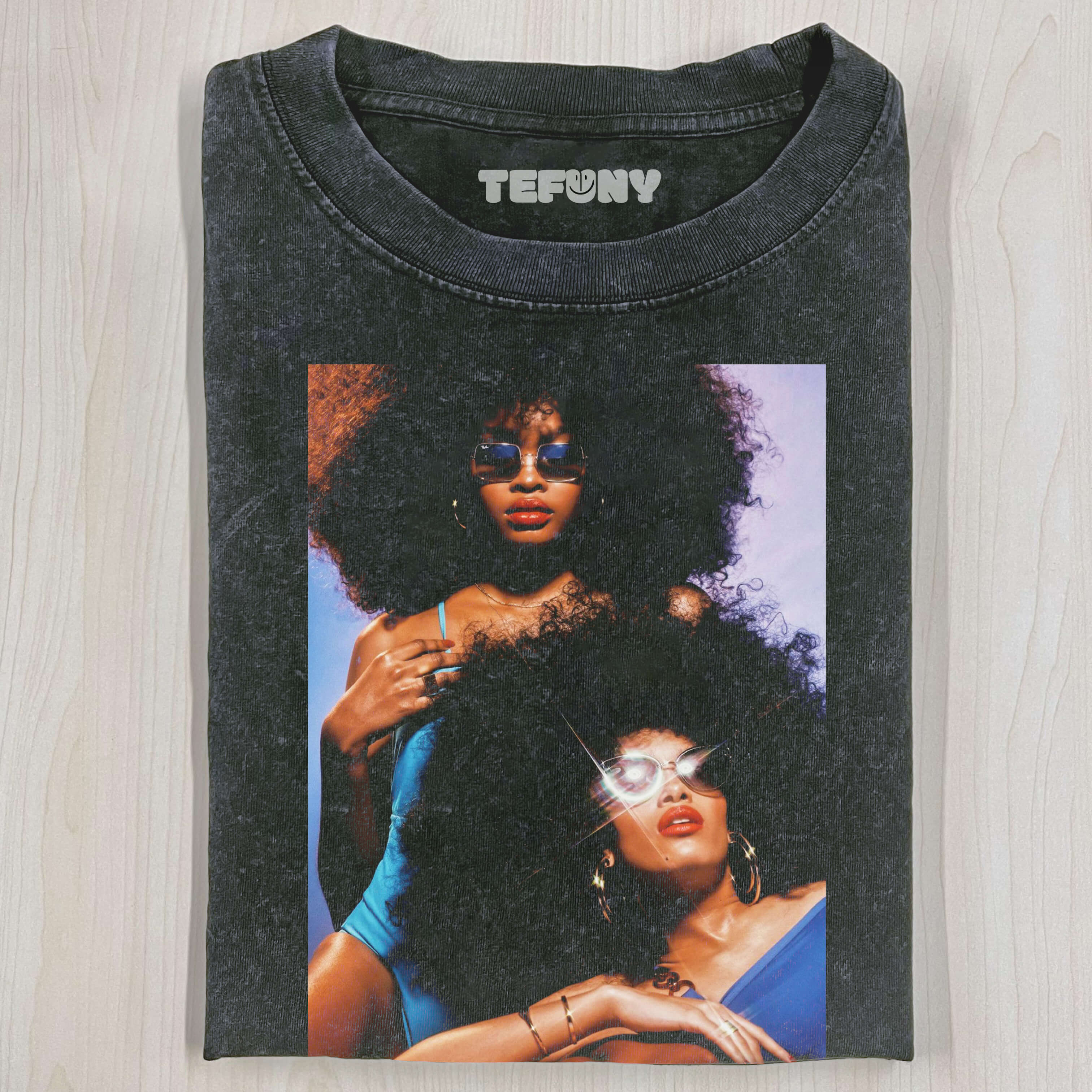 SEXY RETRO WOMAN T-SHIRT