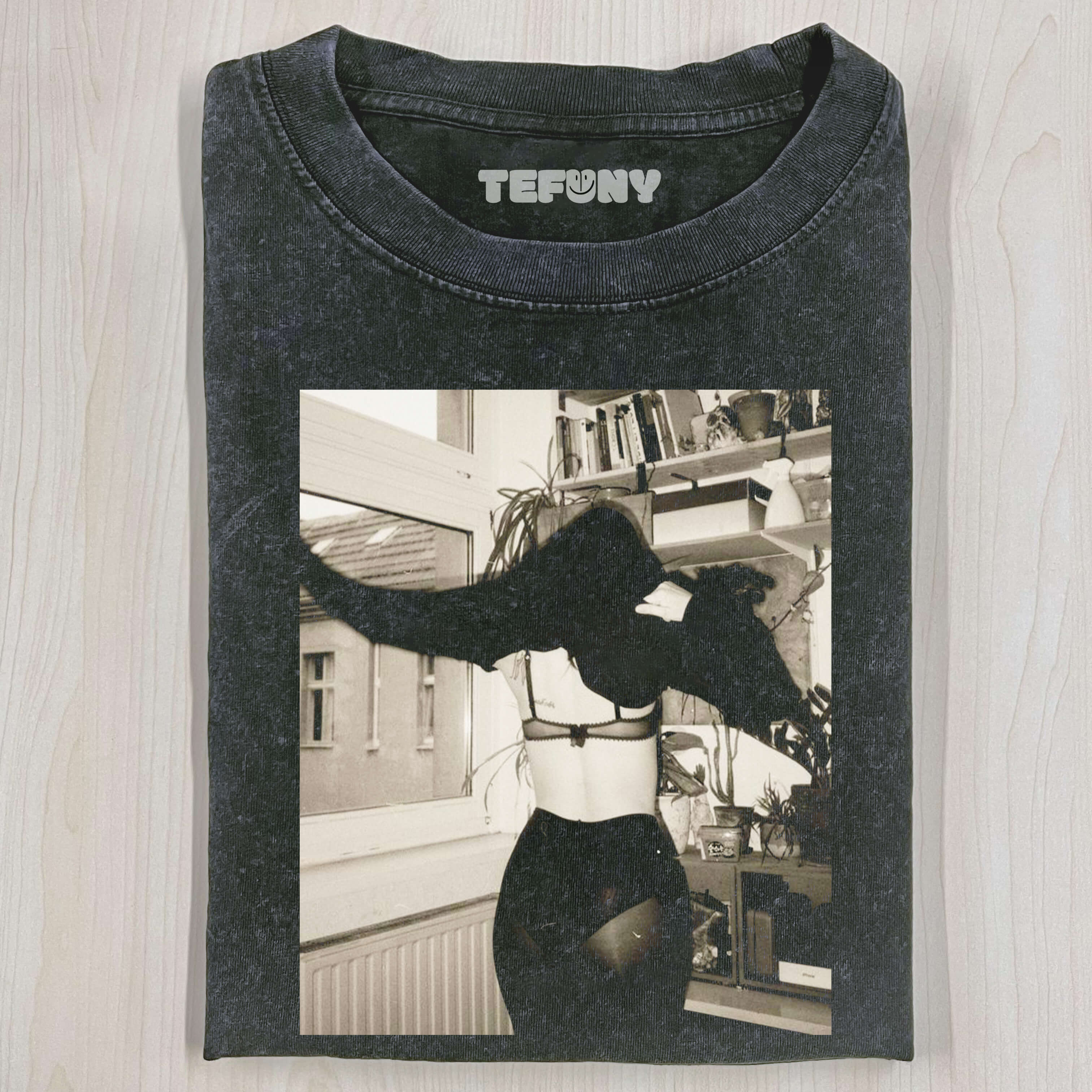 SEXY RETRO WOMAN T-SHIRT V1