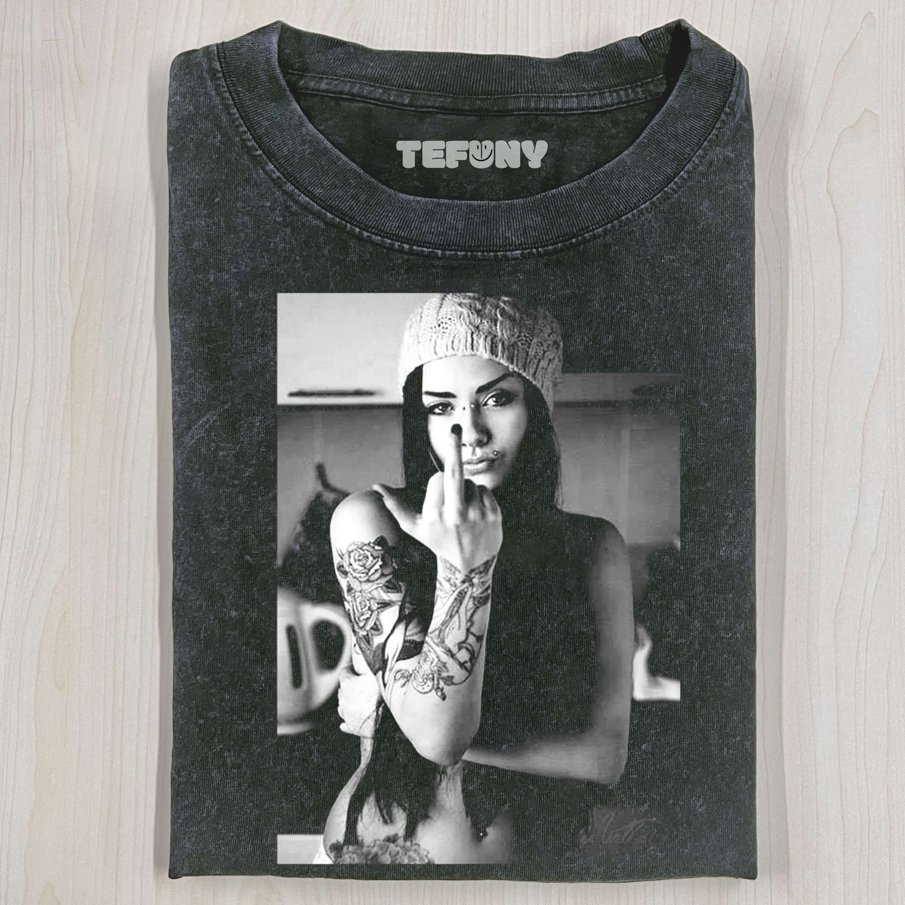 SEXY WOMAN GIVING THE MIDDLE FINGER T-SHIRT