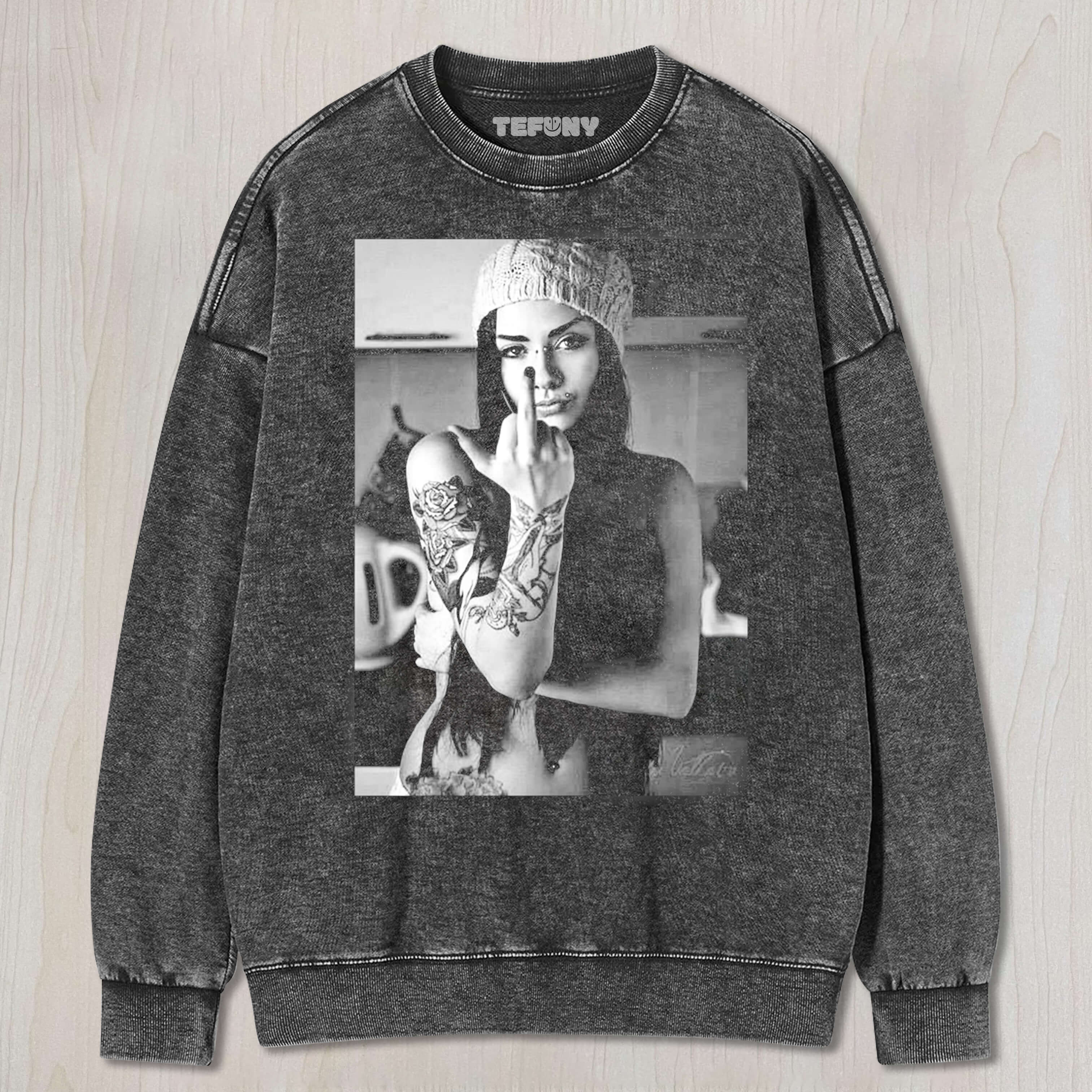 SEXY WOMAN GIVING THE MIDDLE FINGER T-SHIRT