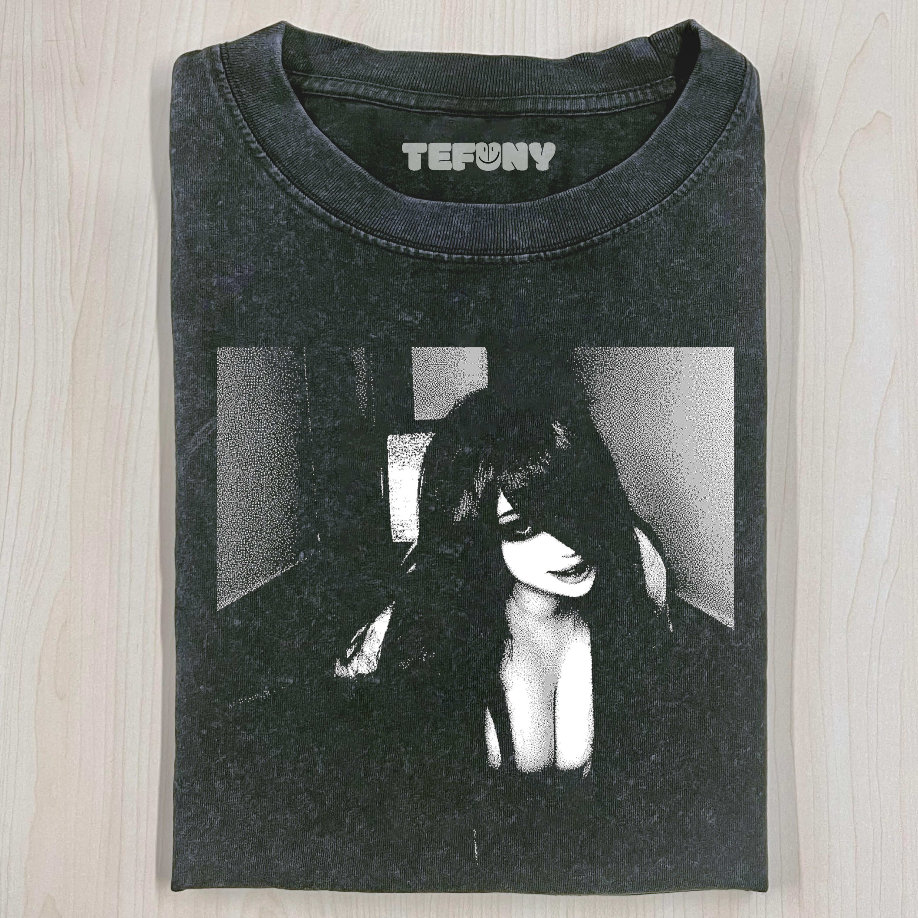 SEXY WOMAN WITH SLIGHT FEAR T-SHIRT