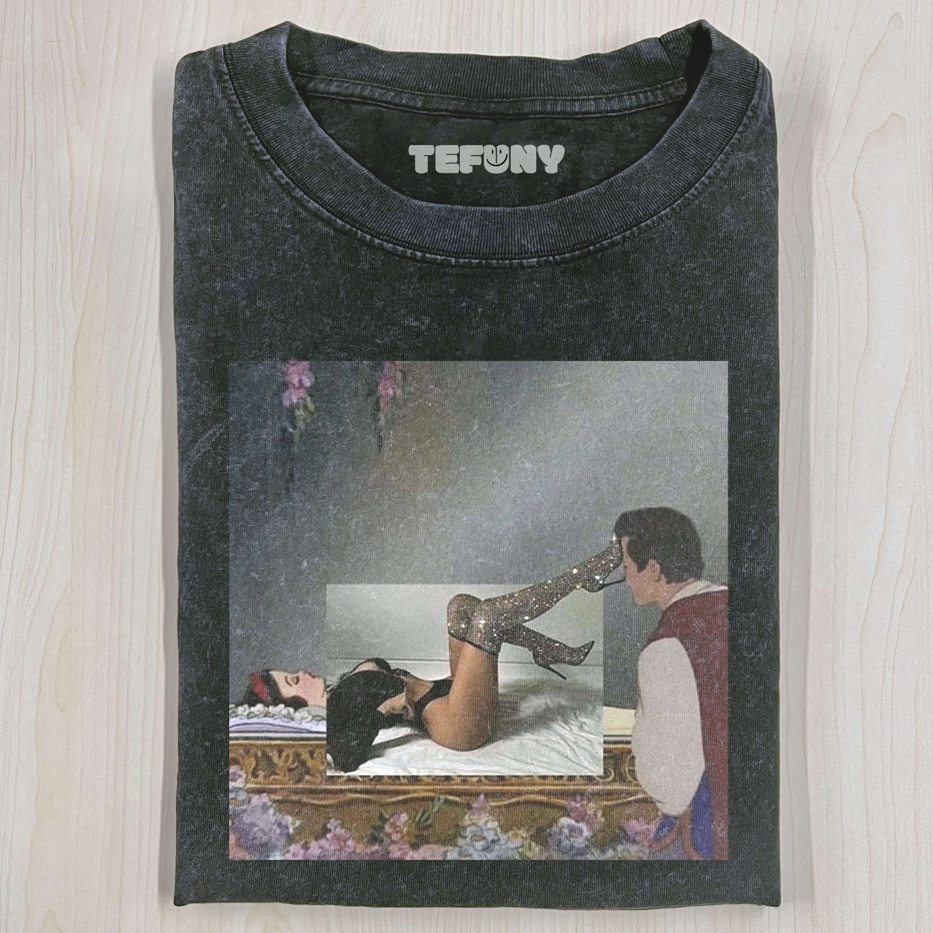 SNOW WHITE T-SHIRT